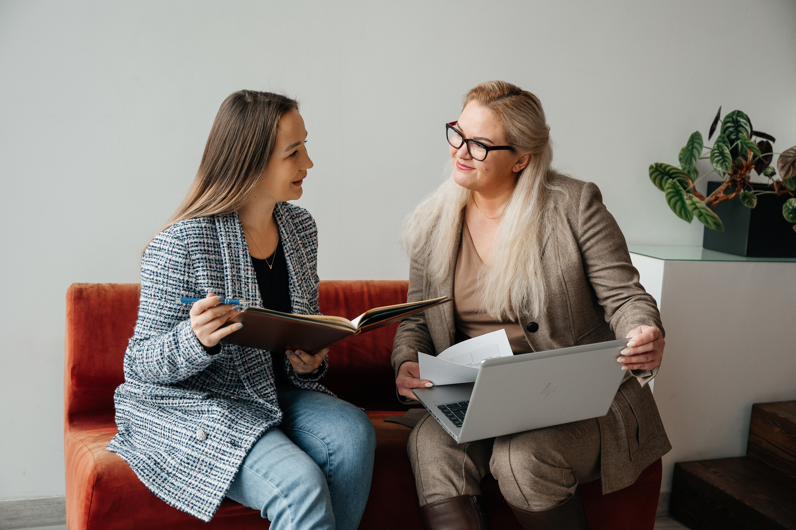 Biuro fotosessija. Vestuvių nuotraukos ir video Lietuvoje