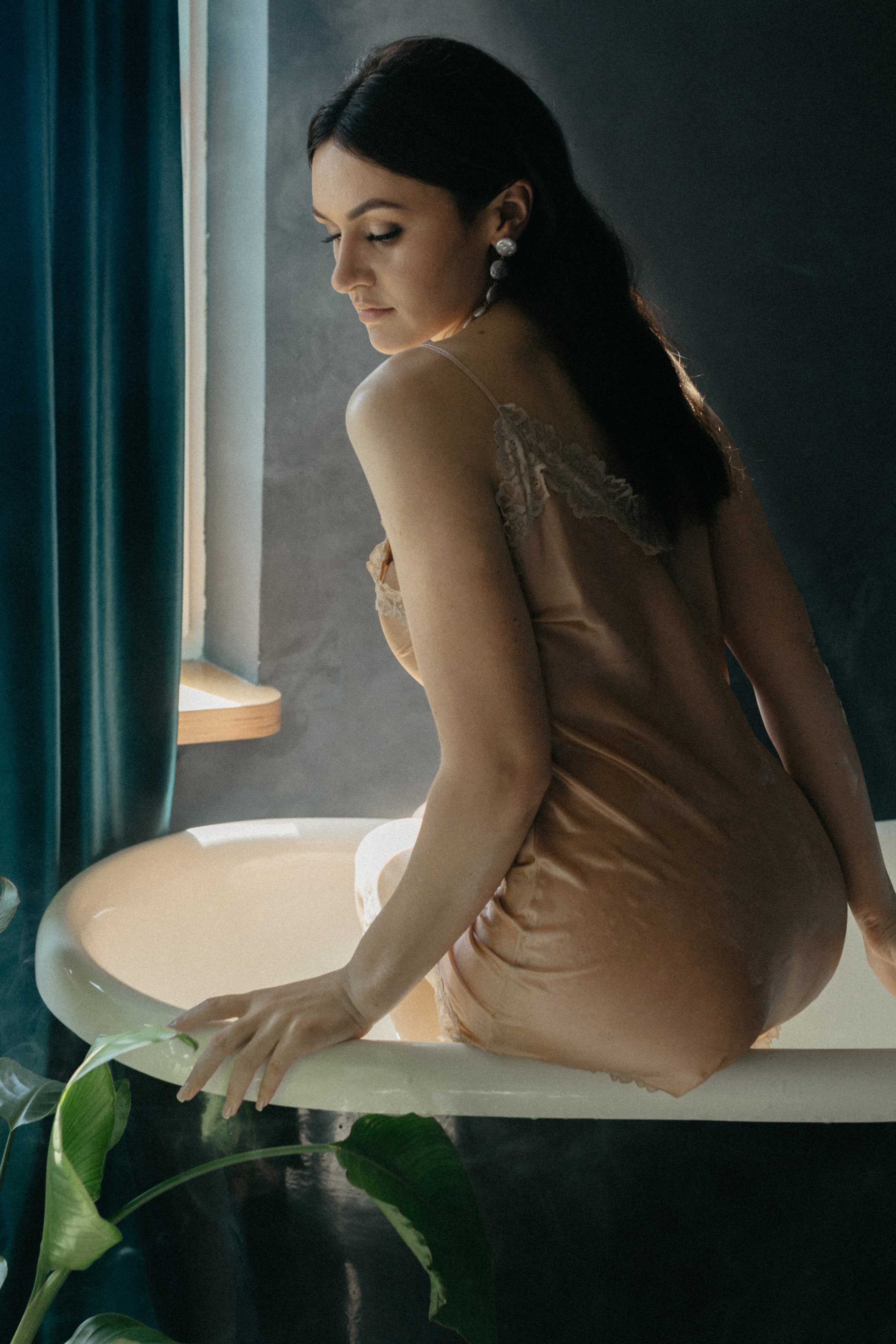 Close Enough to Breathe. Головна