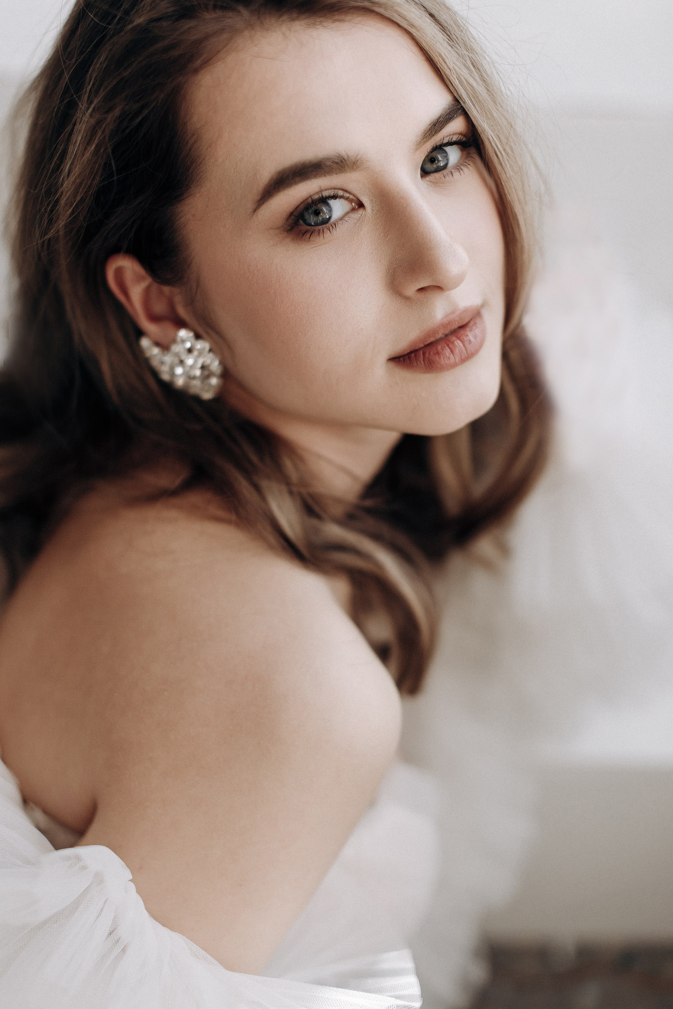 Whispers of Light. Головна