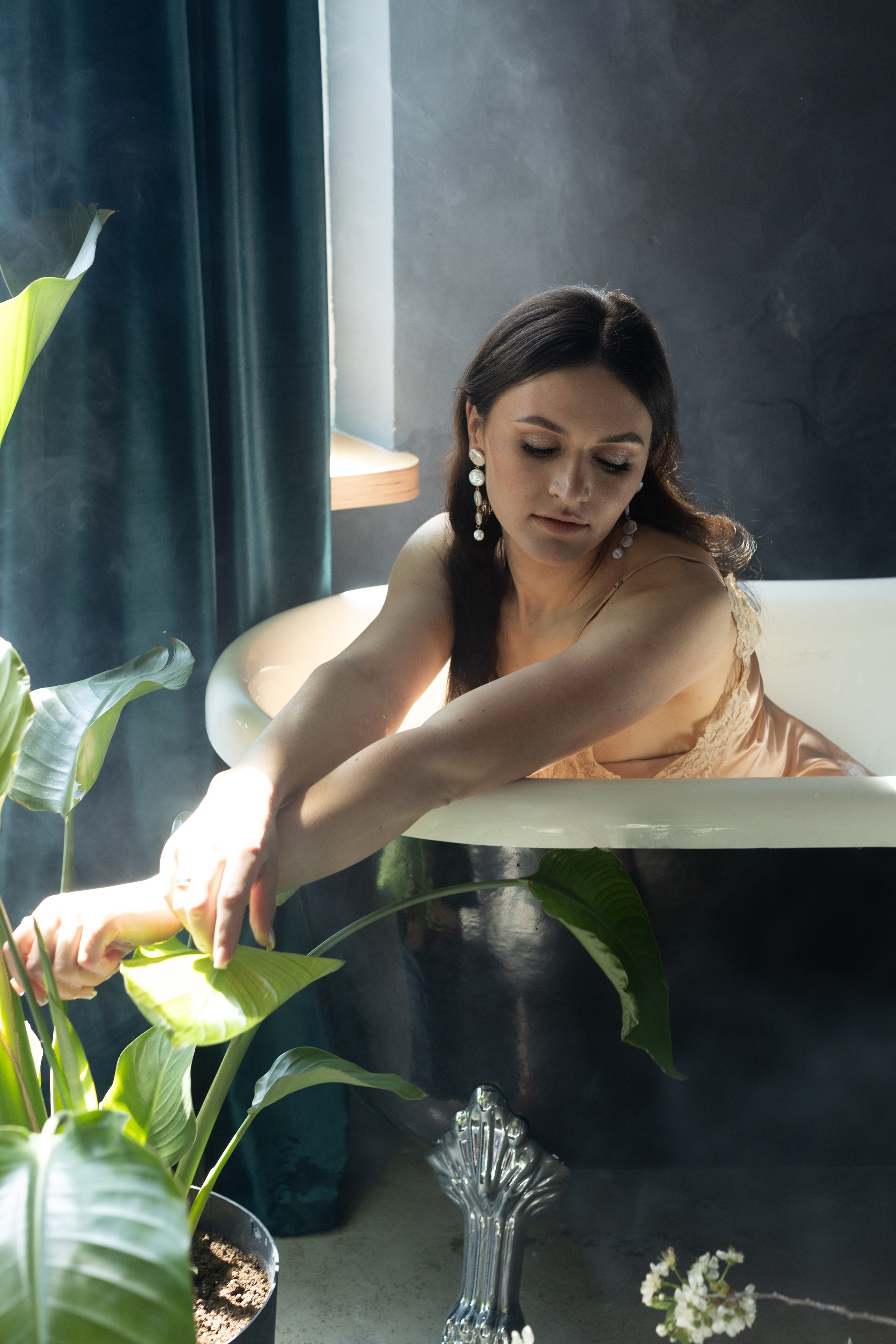 Close Enough to Breathe. Головна