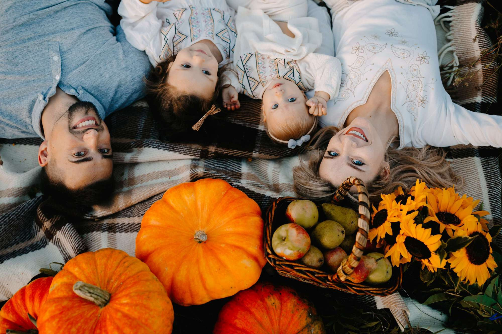 Оксана Богдан Юстина Злата. Головна