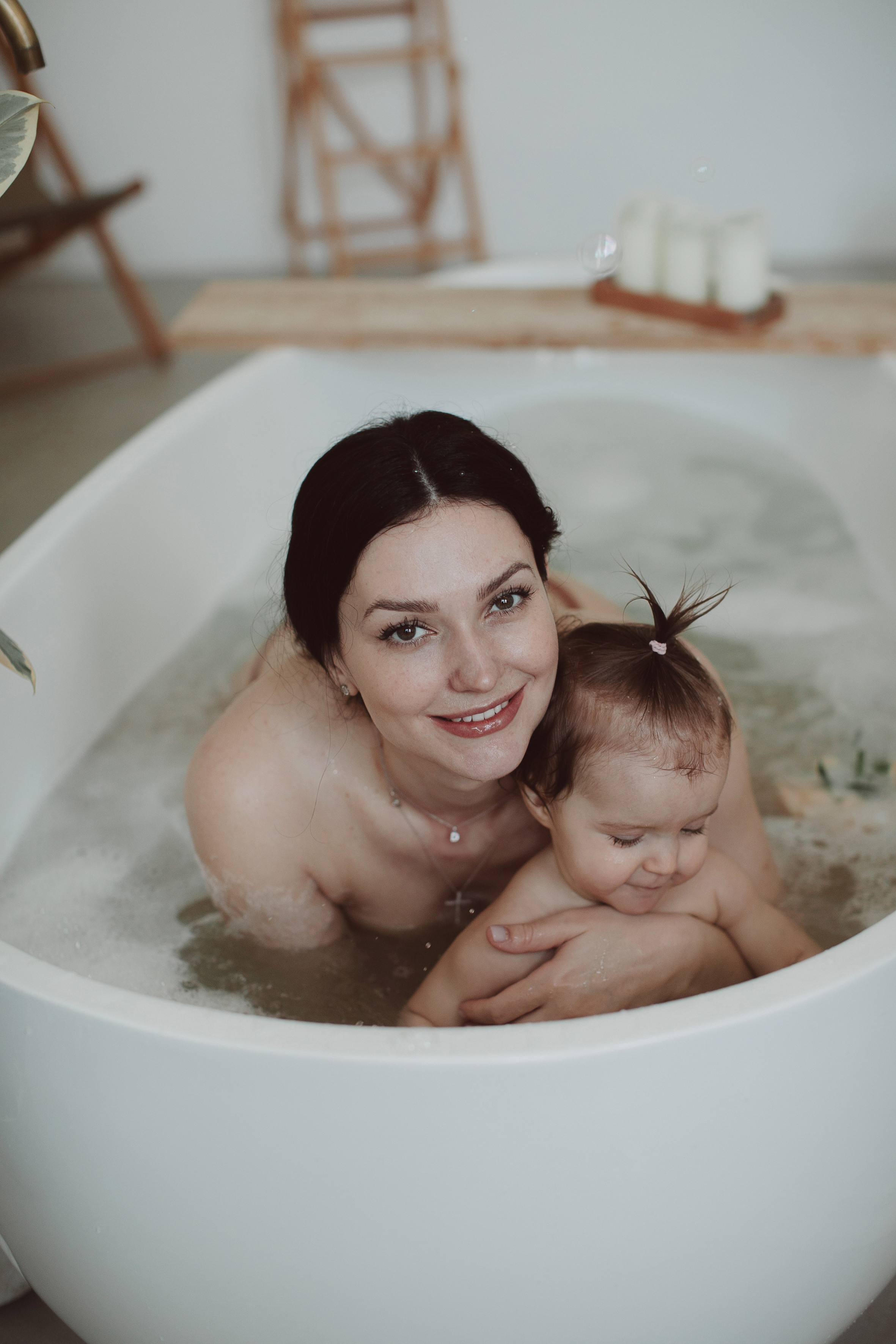 Діана та Даніела. Головна