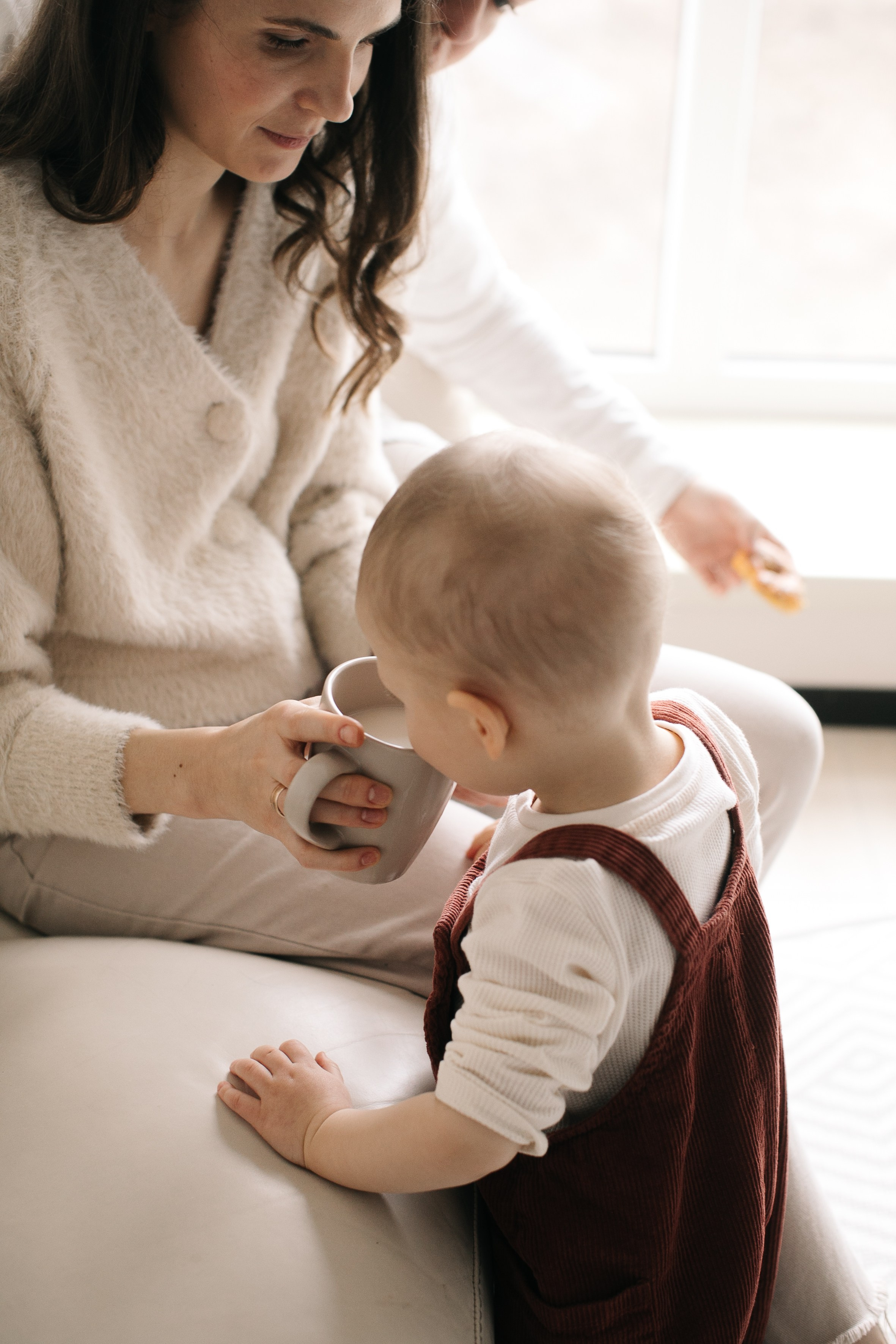 Іра, Богдан та Влад. Головна