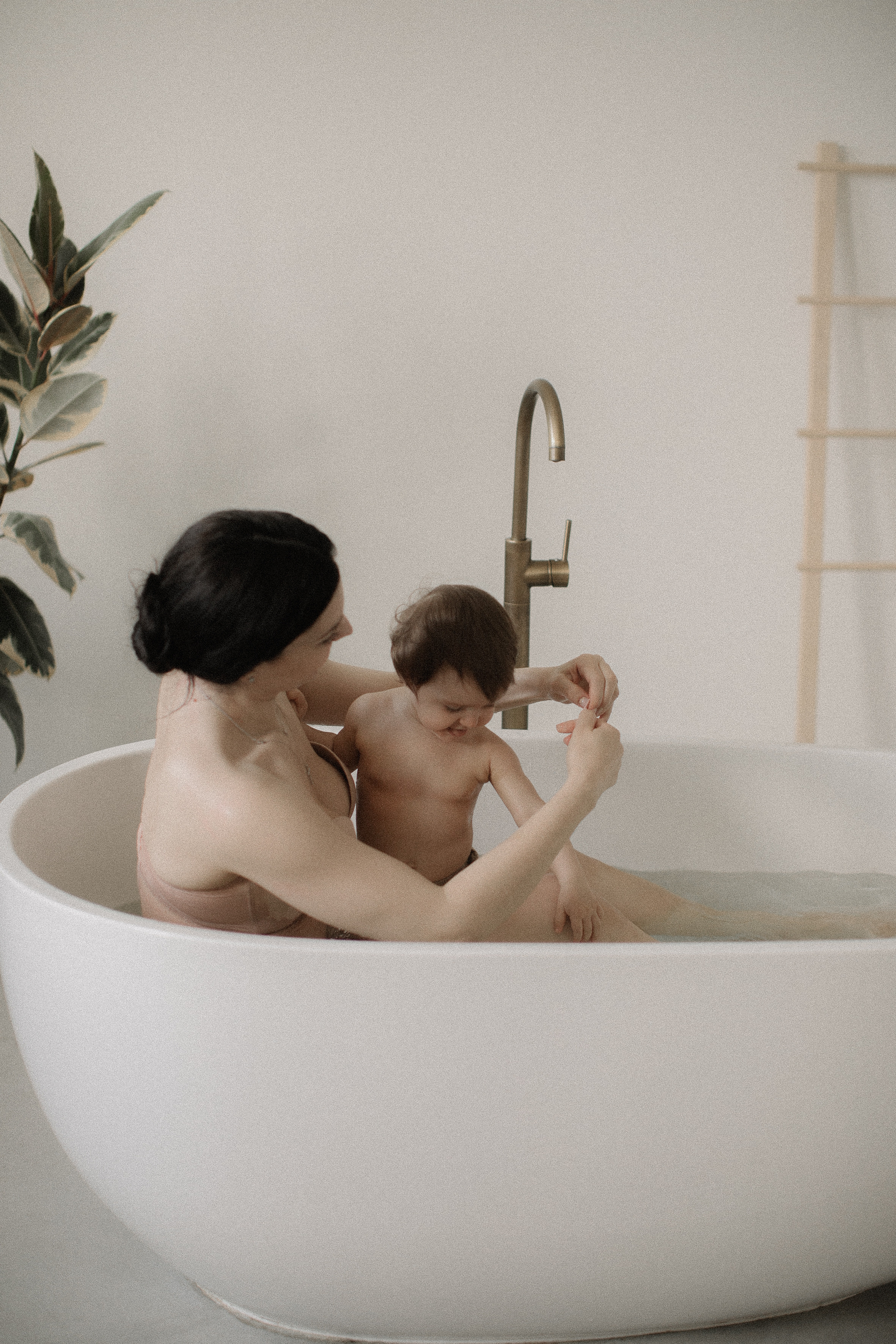 Діана та Даніела. Головна