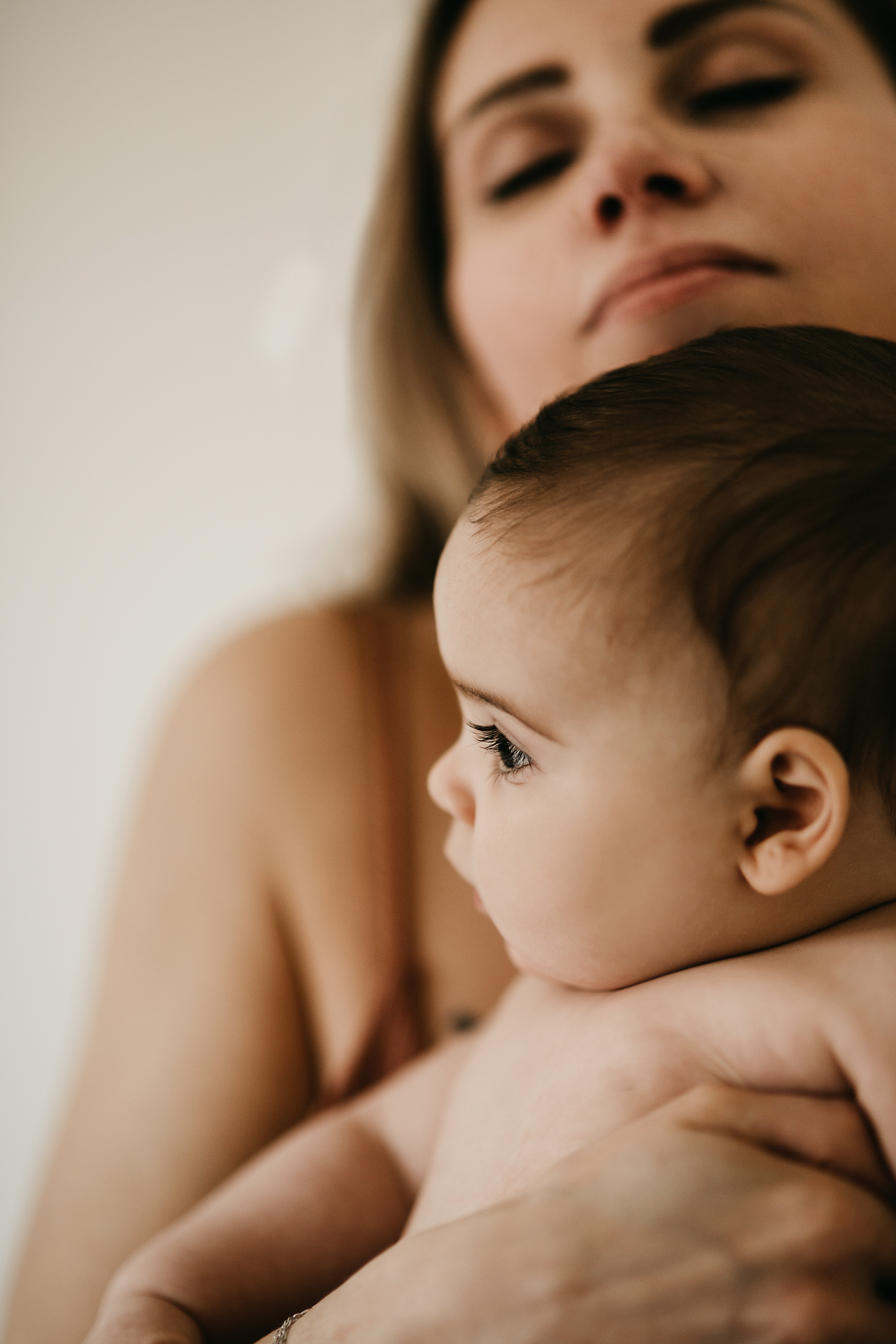 Таня та Евелія. Головна