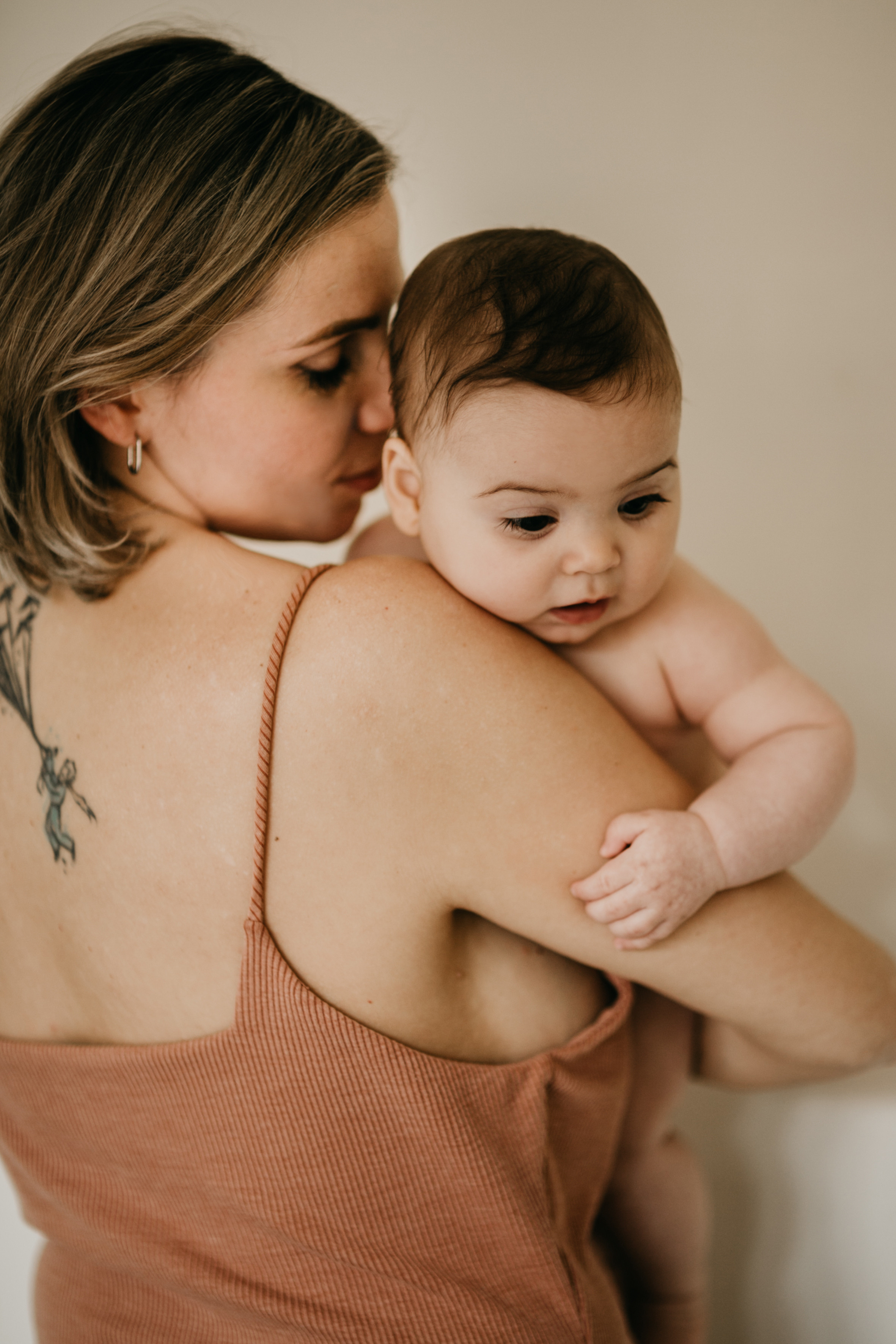 Таня та Евелія. Головна