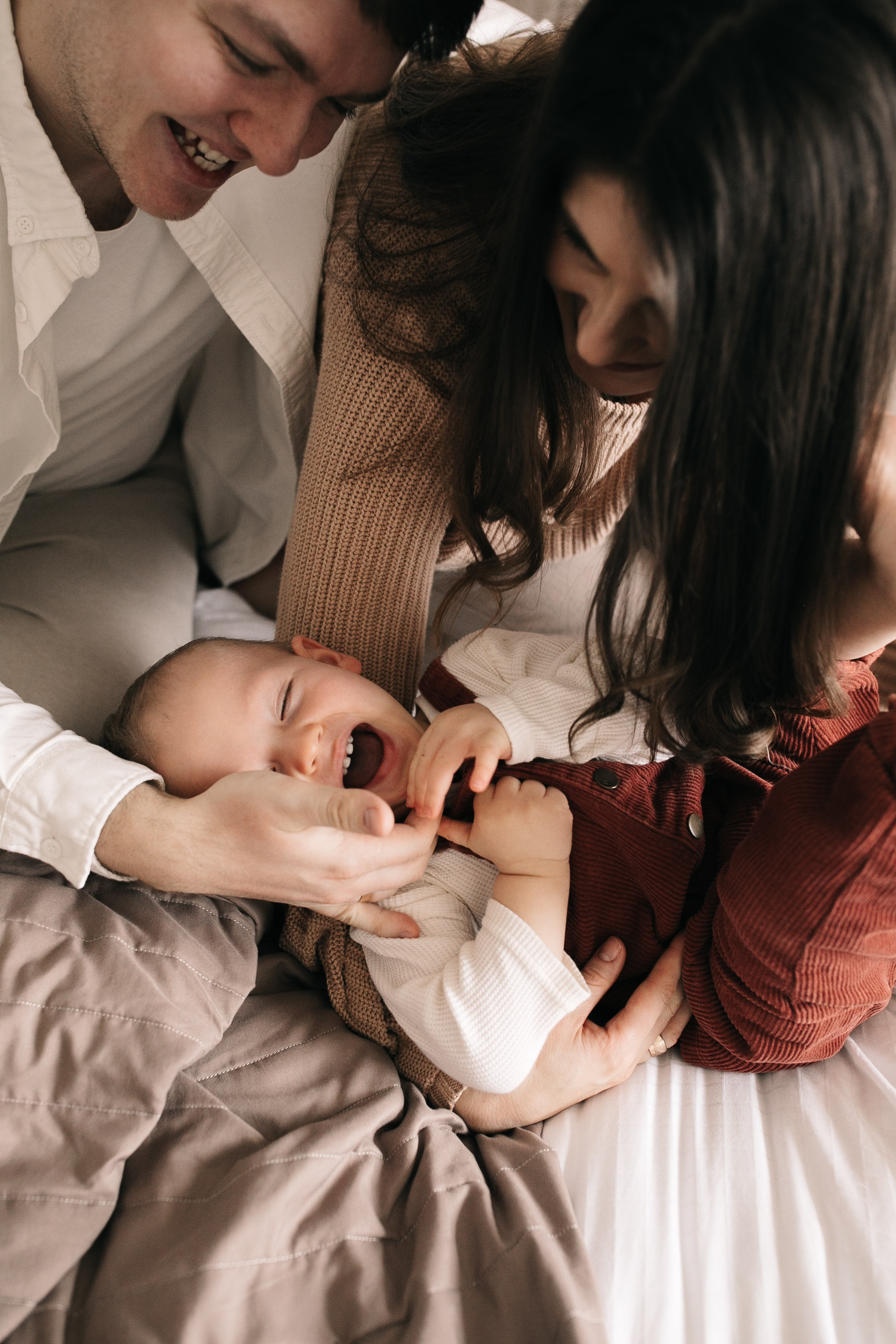 Іра, Богдан та Влад. Головна