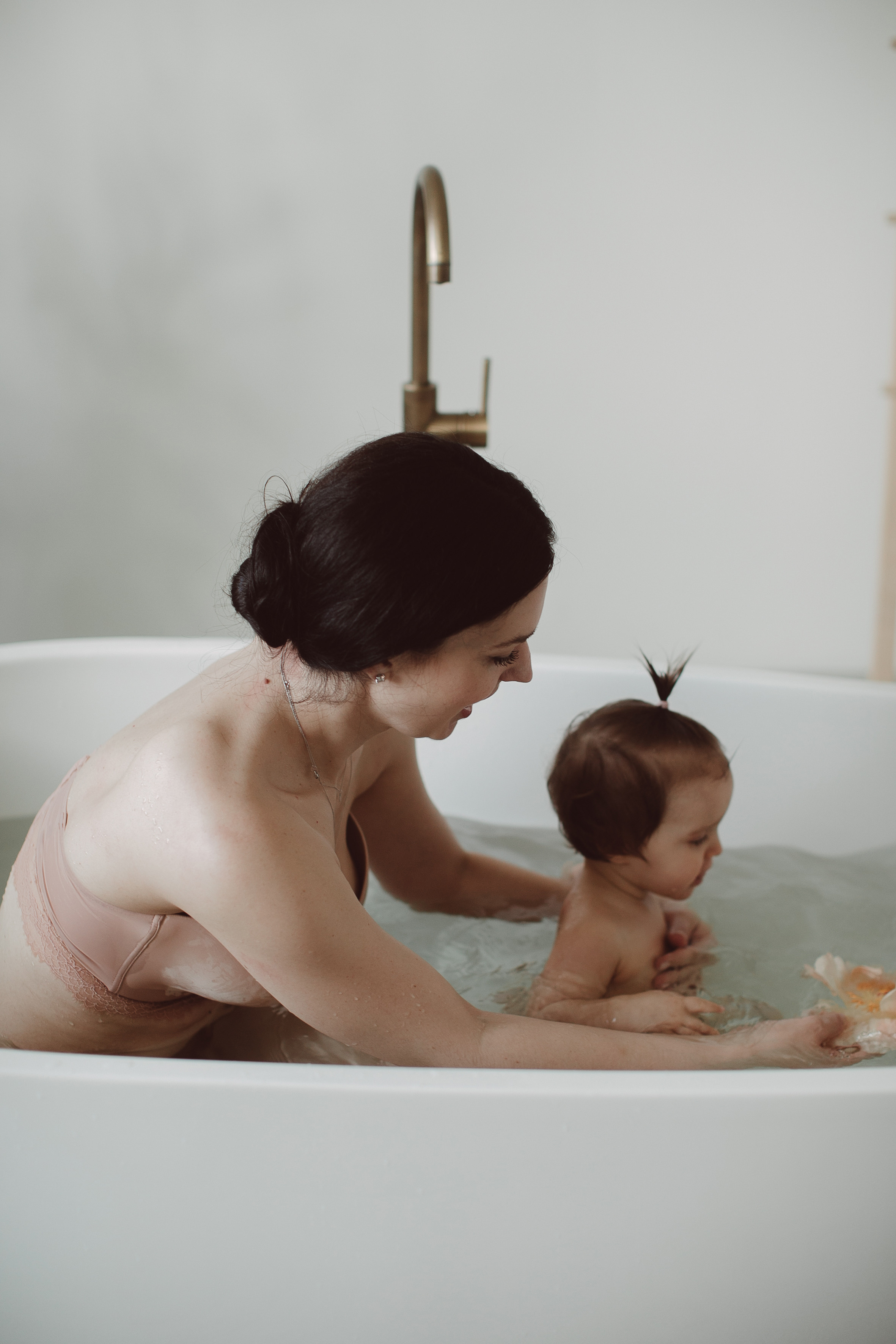 Діана та Даніела. Головна