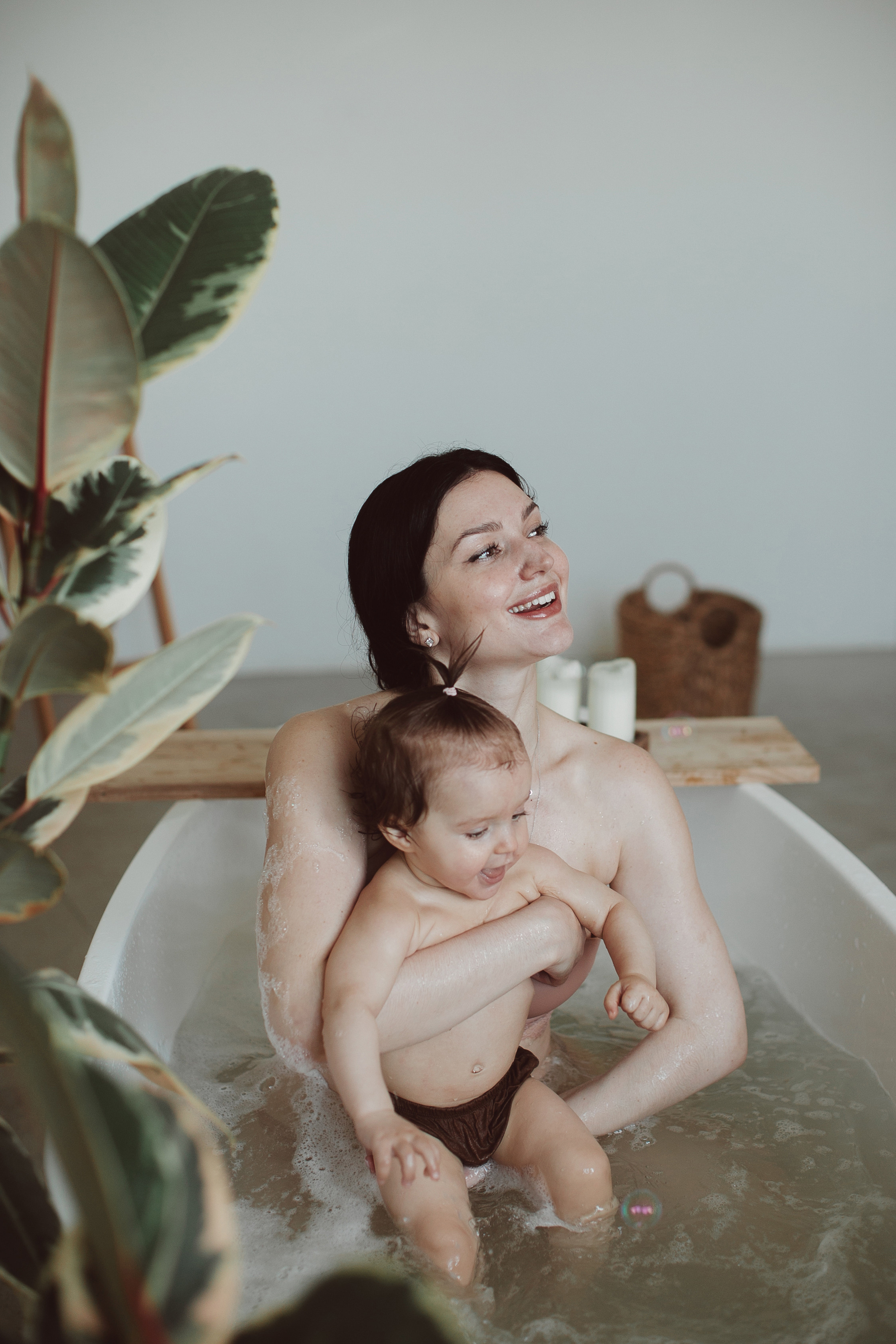 Діана та Даніела. Головна