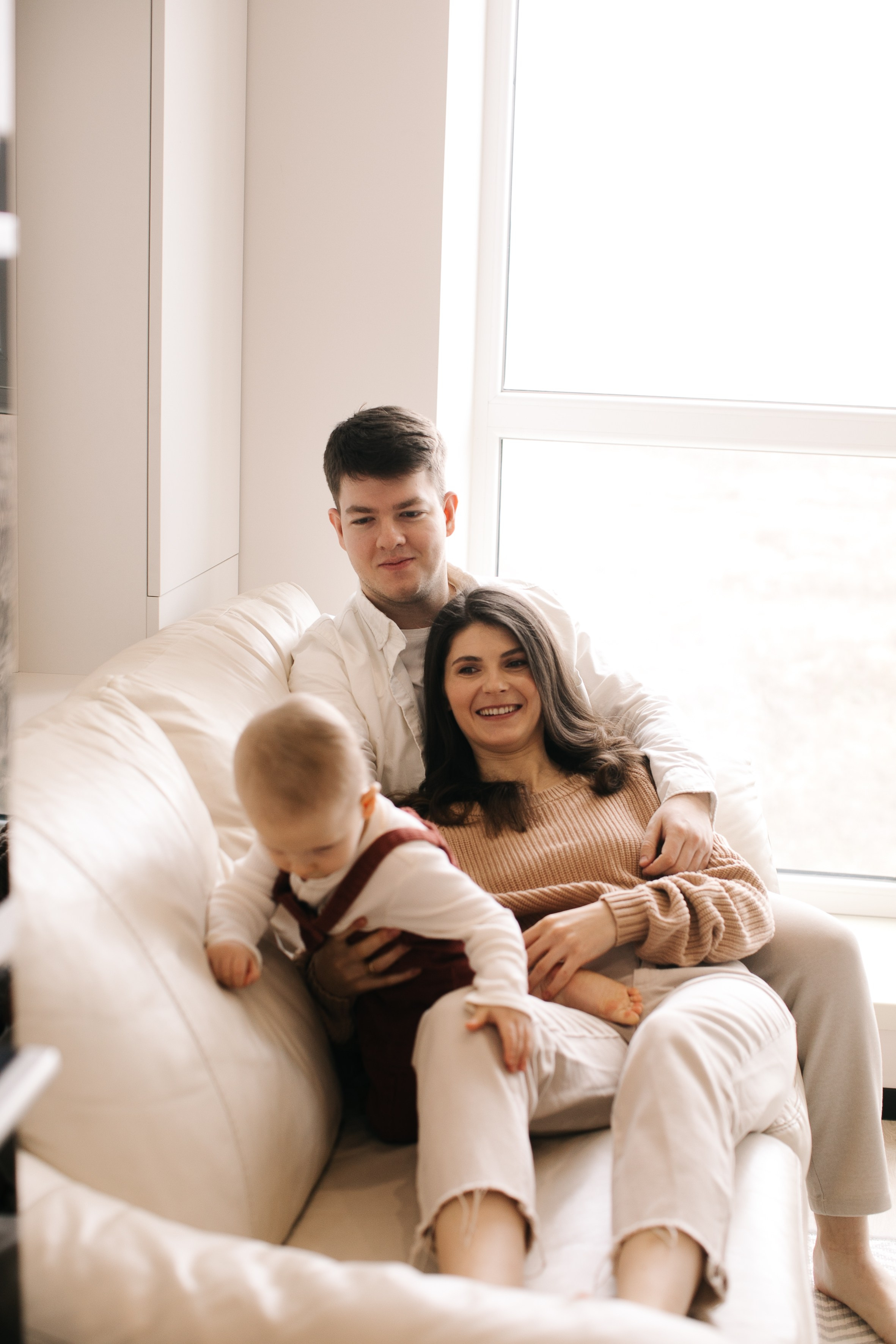 Іра, Богдан та Влад. Головна