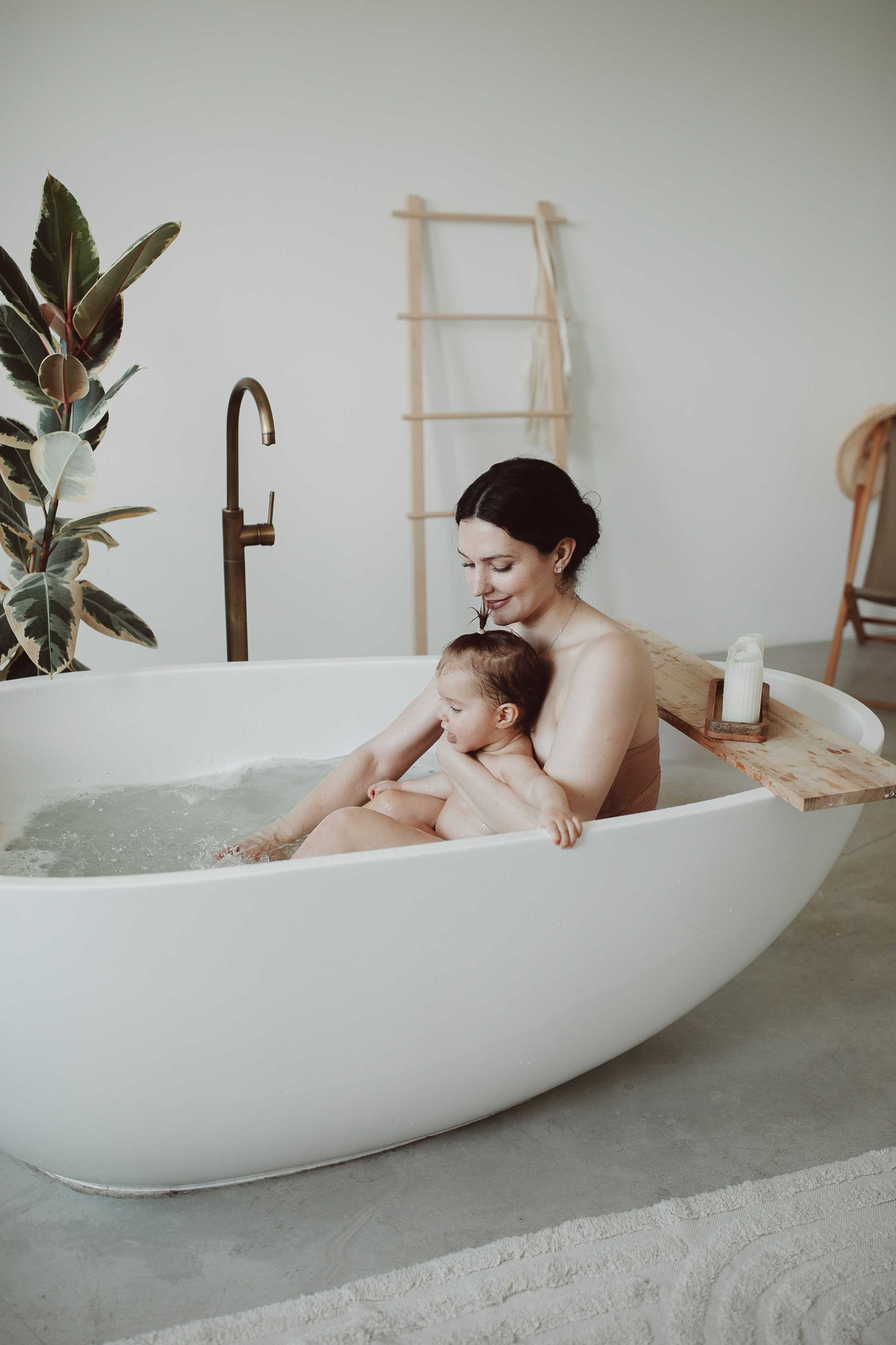 Діана та Даніела. Головна