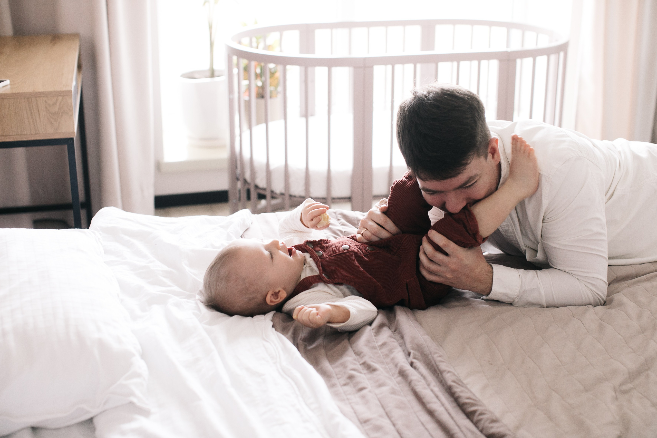 Іра, Богдан та Влад. Головна