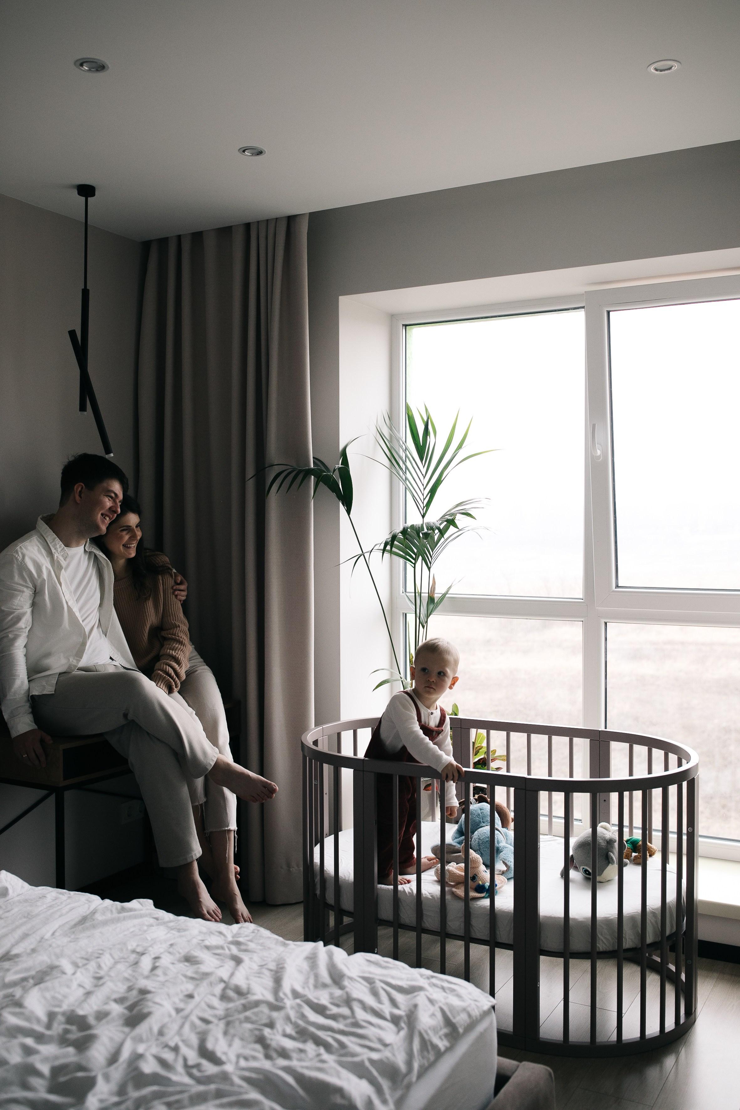 Іра, Богдан та Влад. Головна