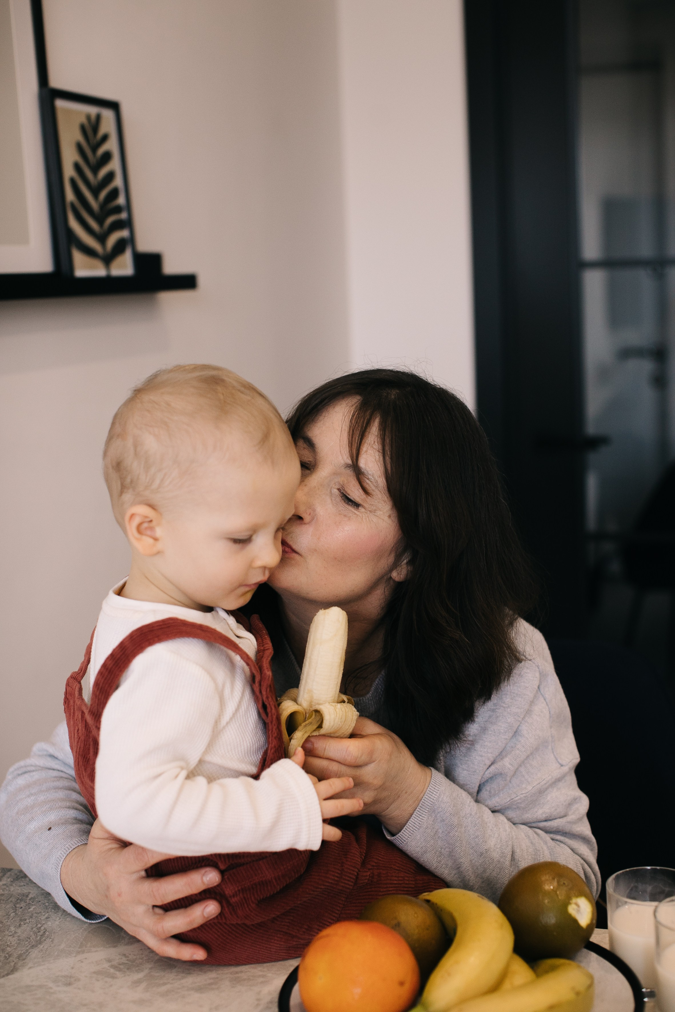 Іра, Богдан та Влад. Головна