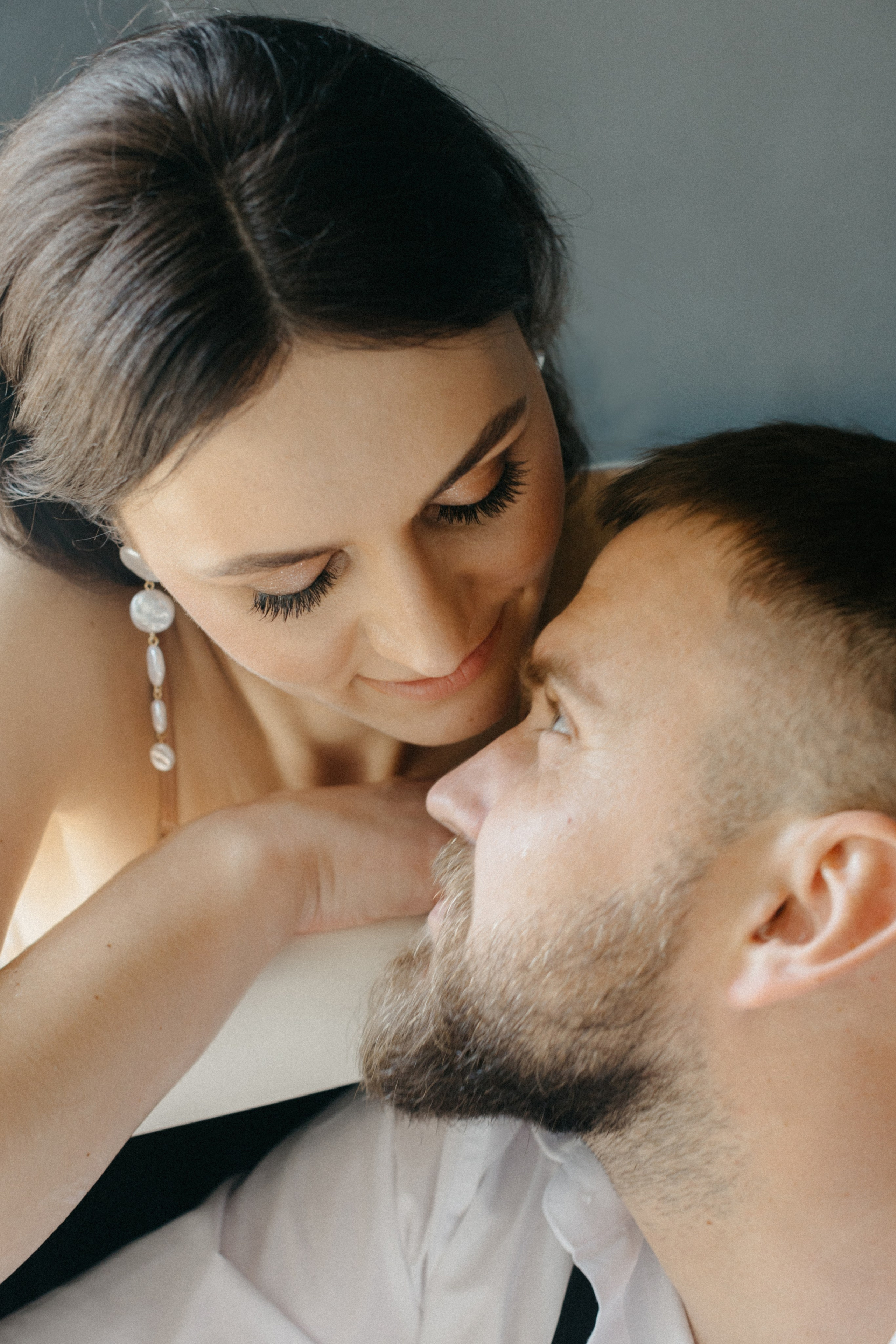 Close Enough to Breathe. Головна