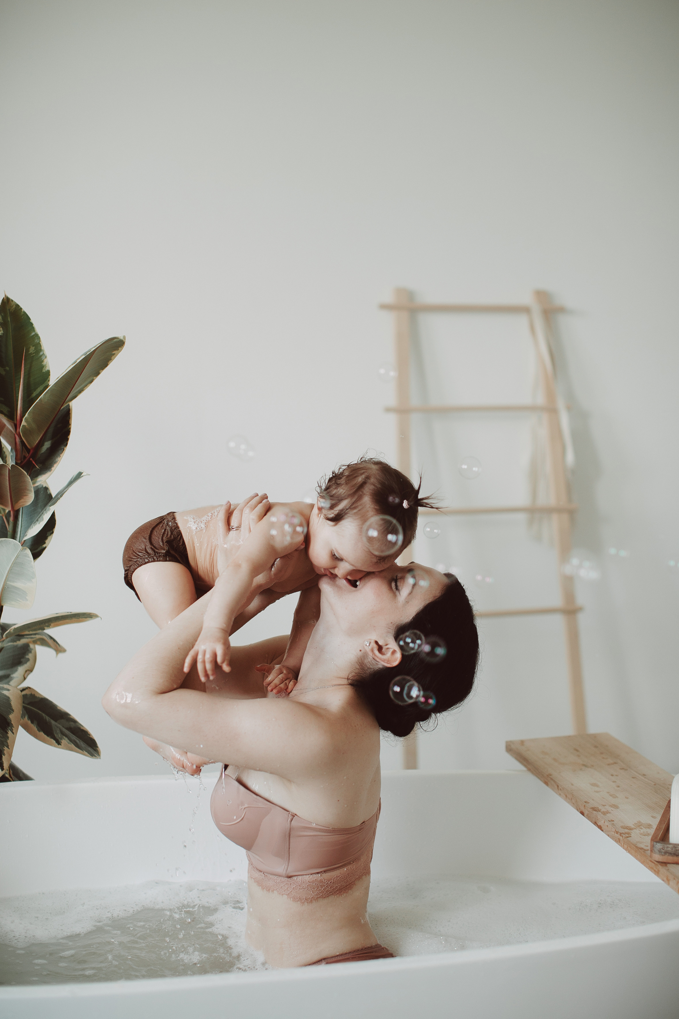 Діана та Даніела. Головна