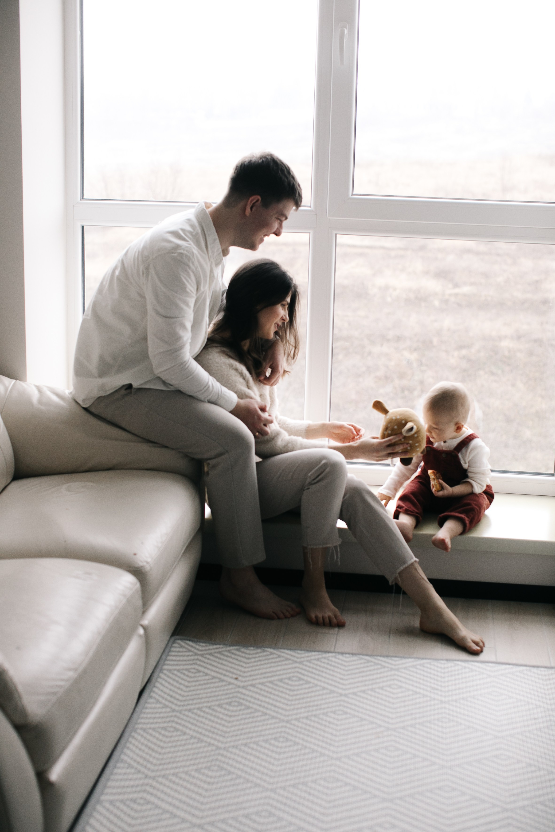 Іра, Богдан та Влад. Головна