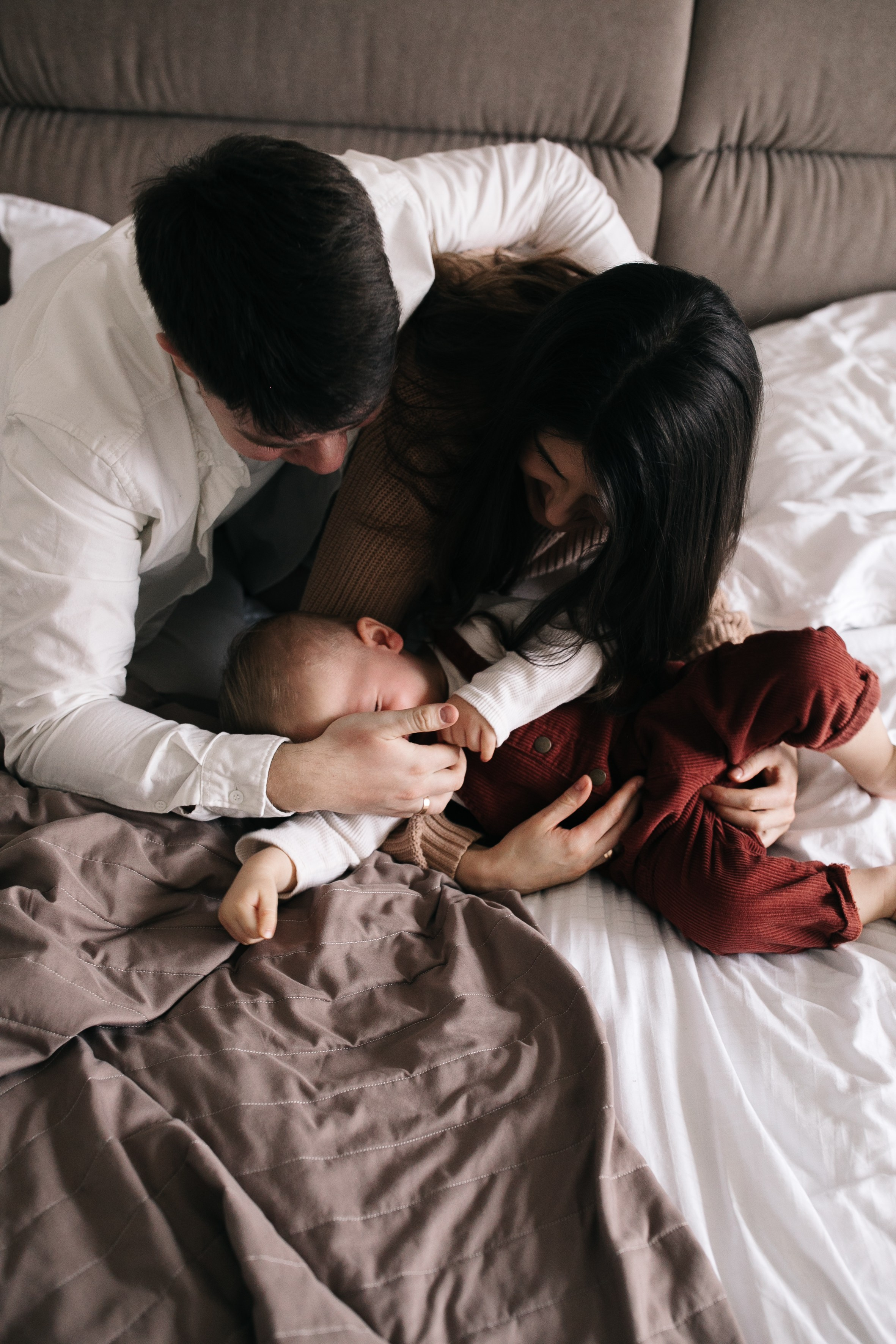 Іра, Богдан та Влад. Головна