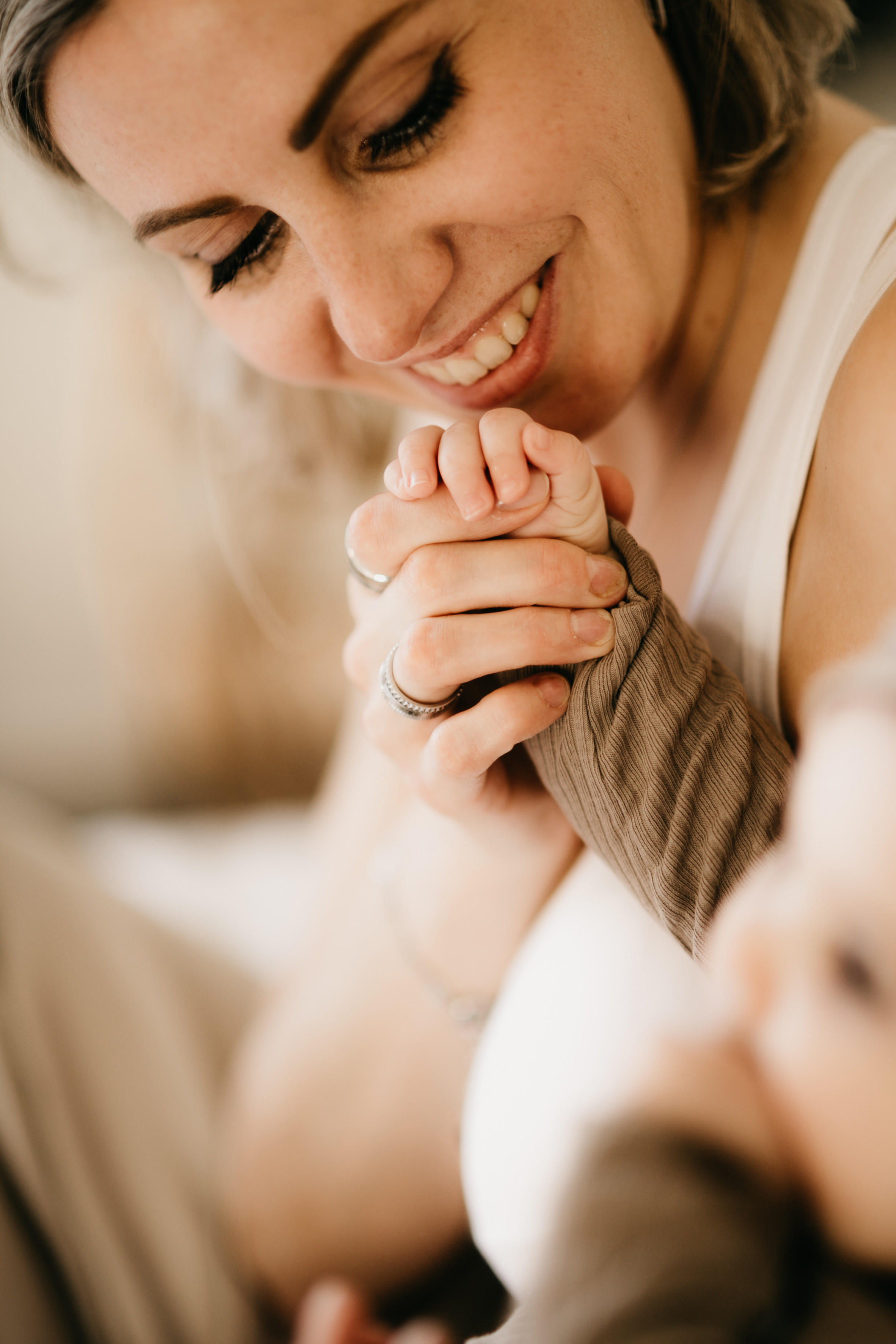 Таня та Евелія. Головна