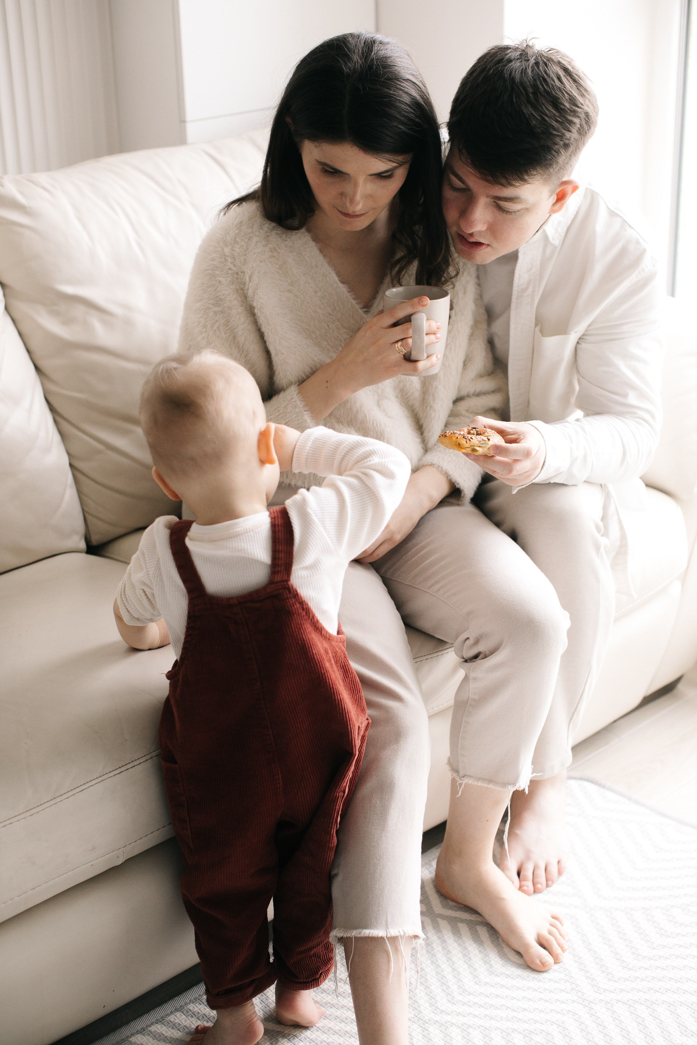 Іра, Богдан та Влад. Головна