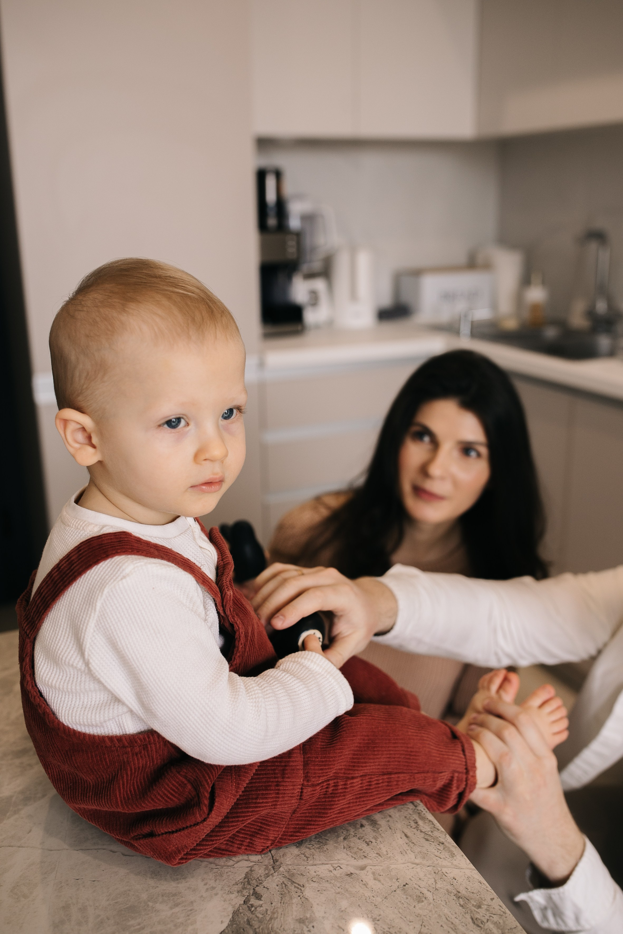 Іра, Богдан та Влад. Головна