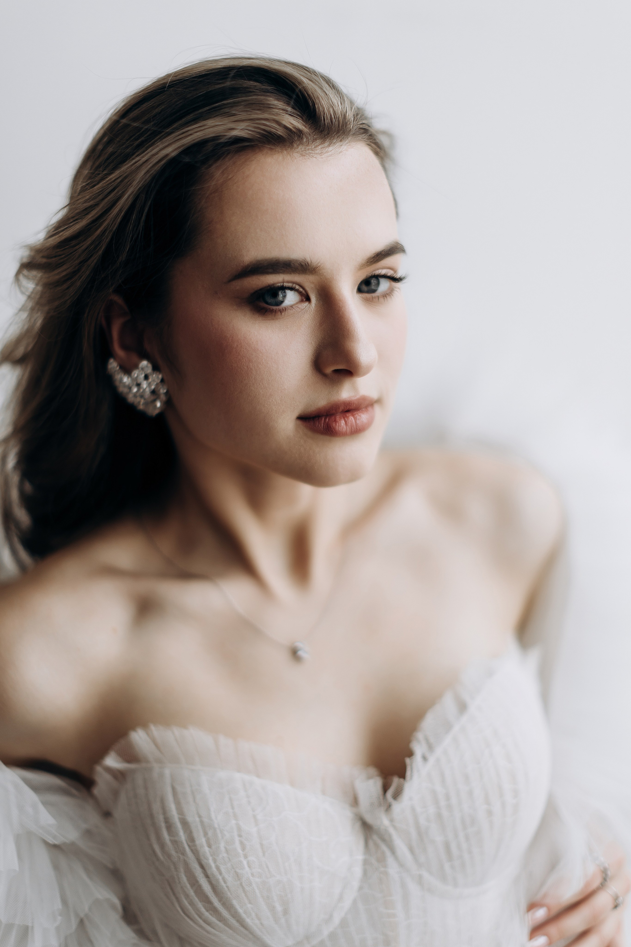 Whispers of Light. Головна