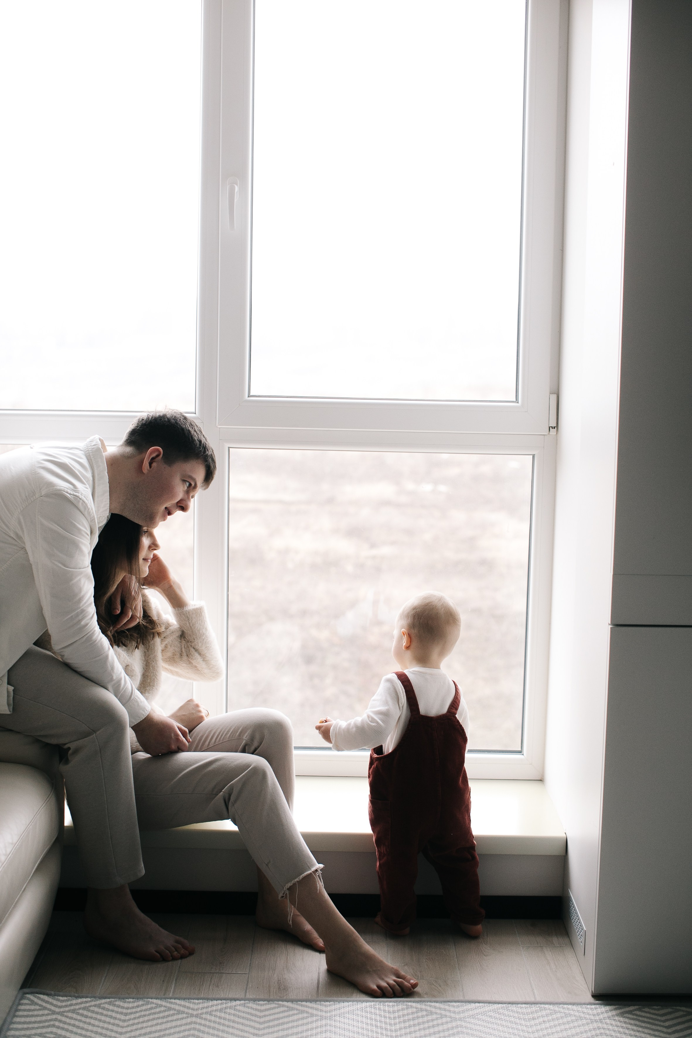 Іра, Богдан та Влад. Головна