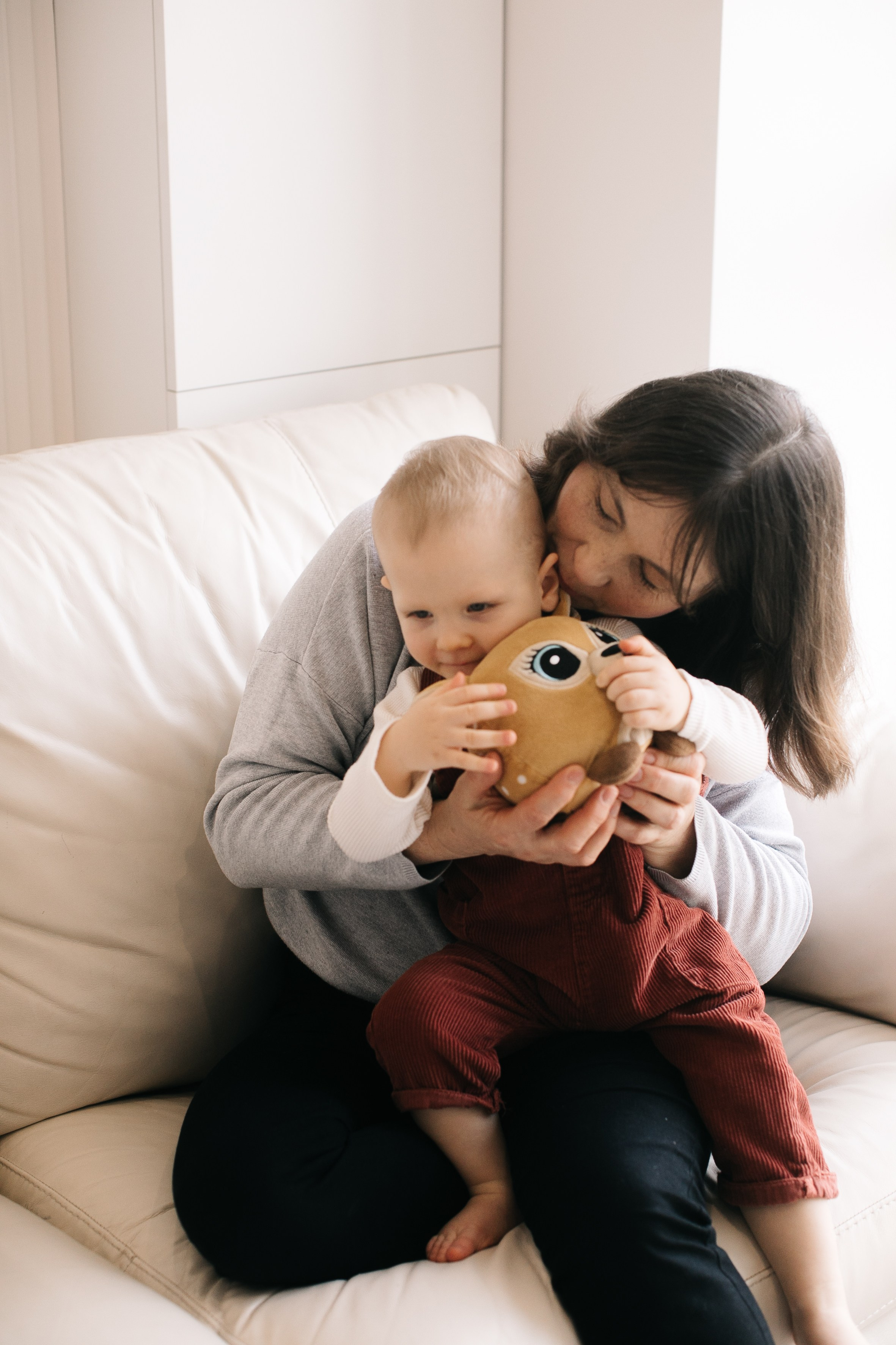 Іра, Богдан та Влад. Головна