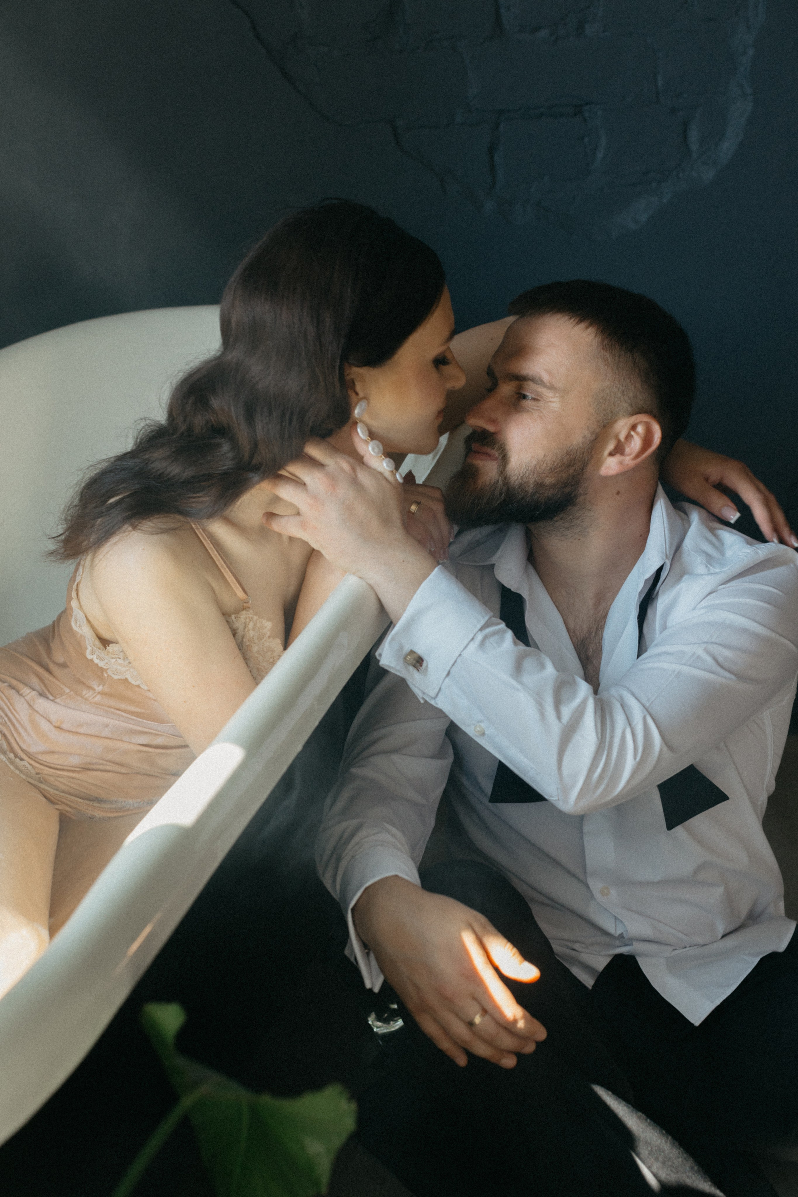 Close Enough to Breathe. Головна