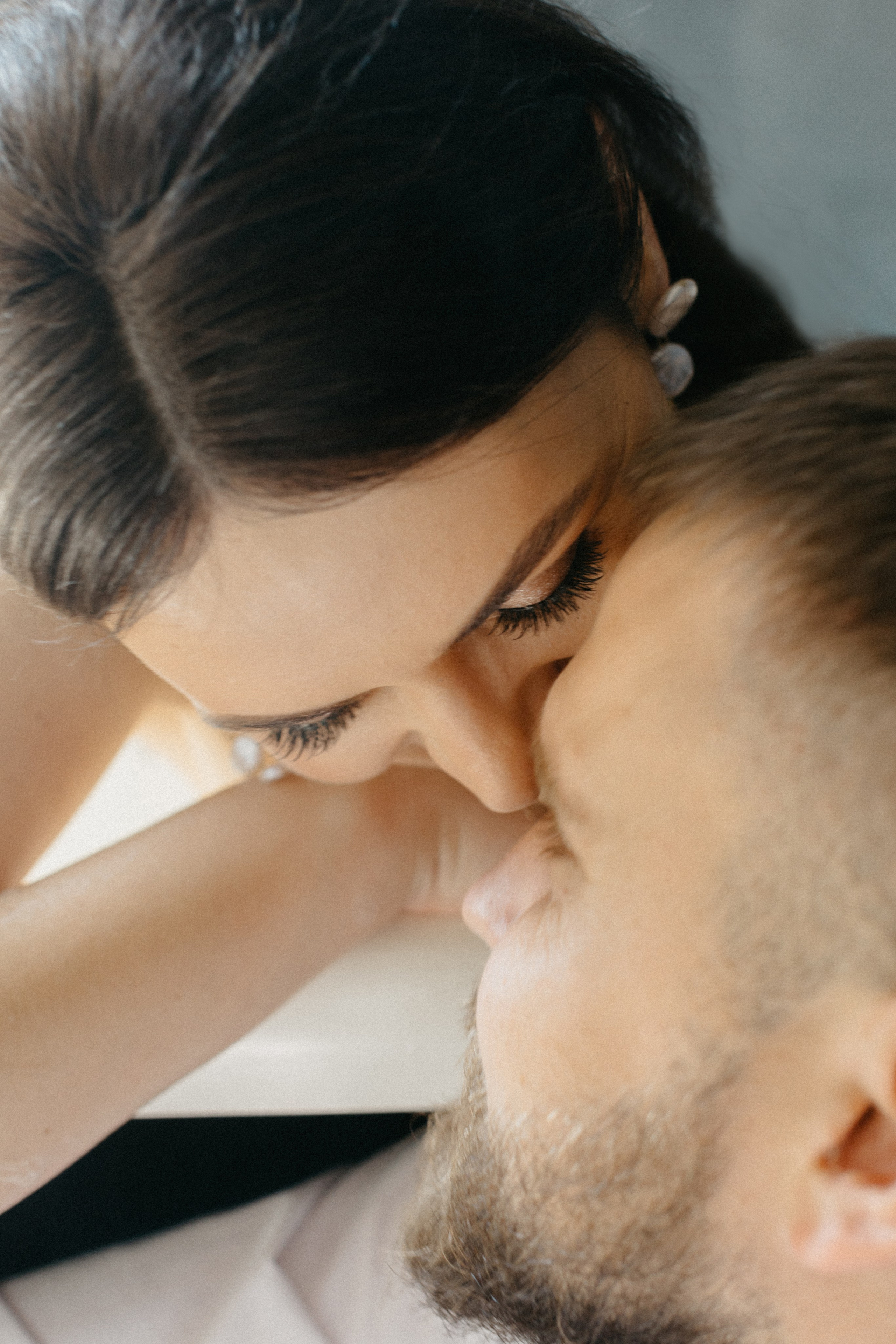 Close Enough to Breathe. Головна