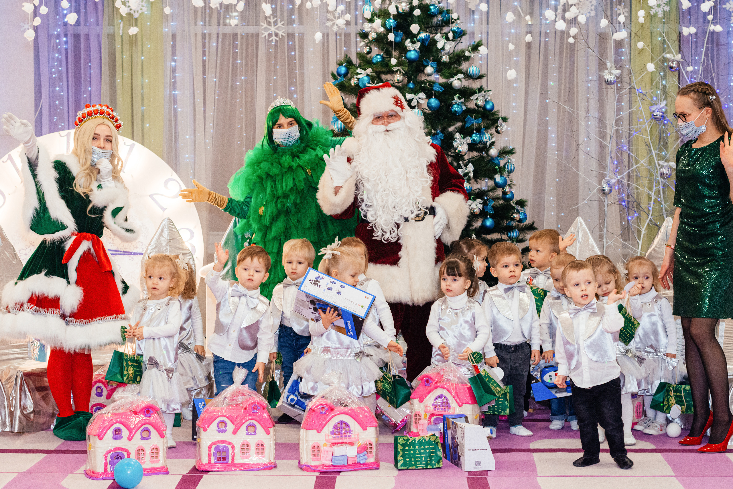 Свята у садочках. Family photographer