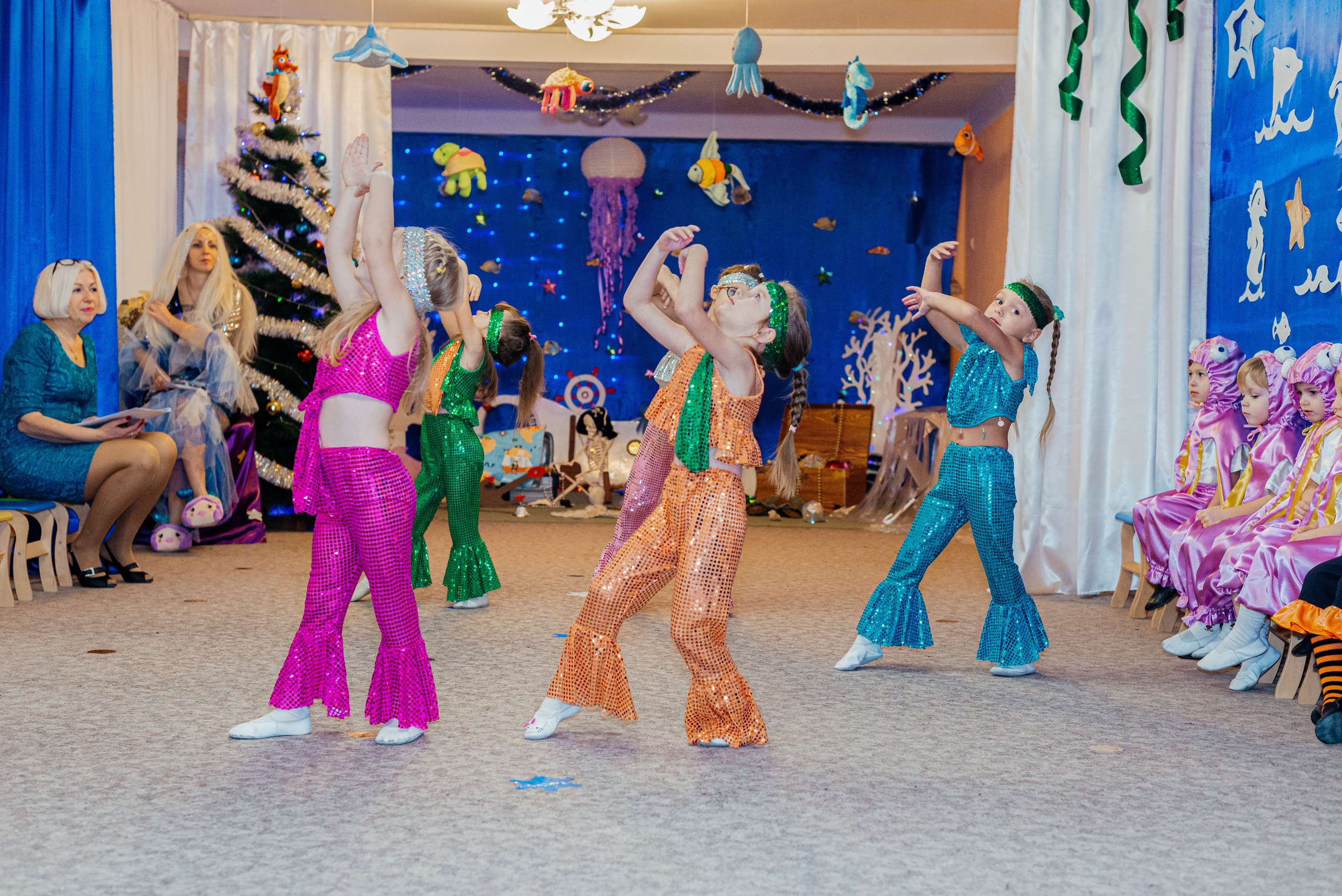 Свята у садочках. Family photographer