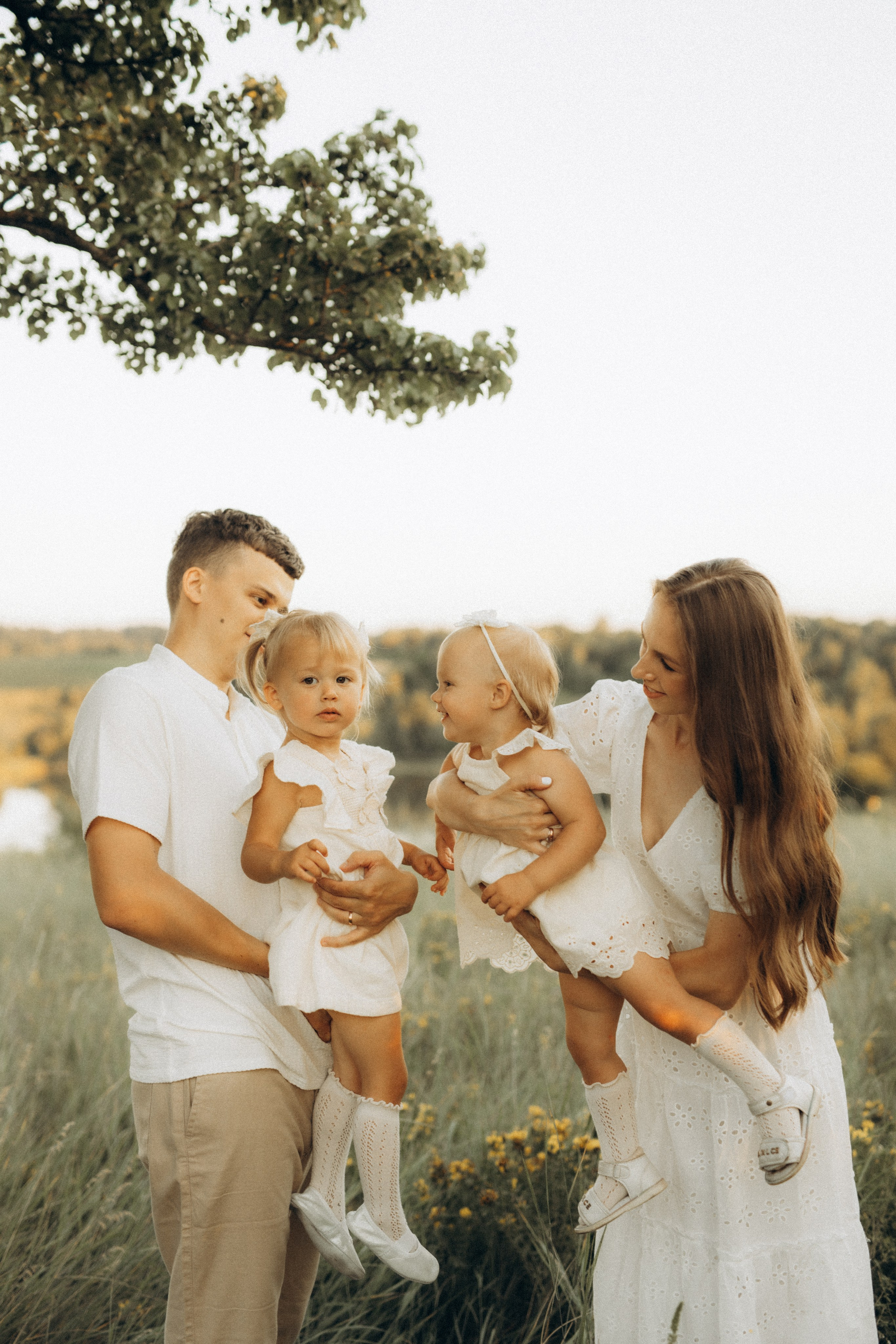 This is happiness — this is us....... Головна