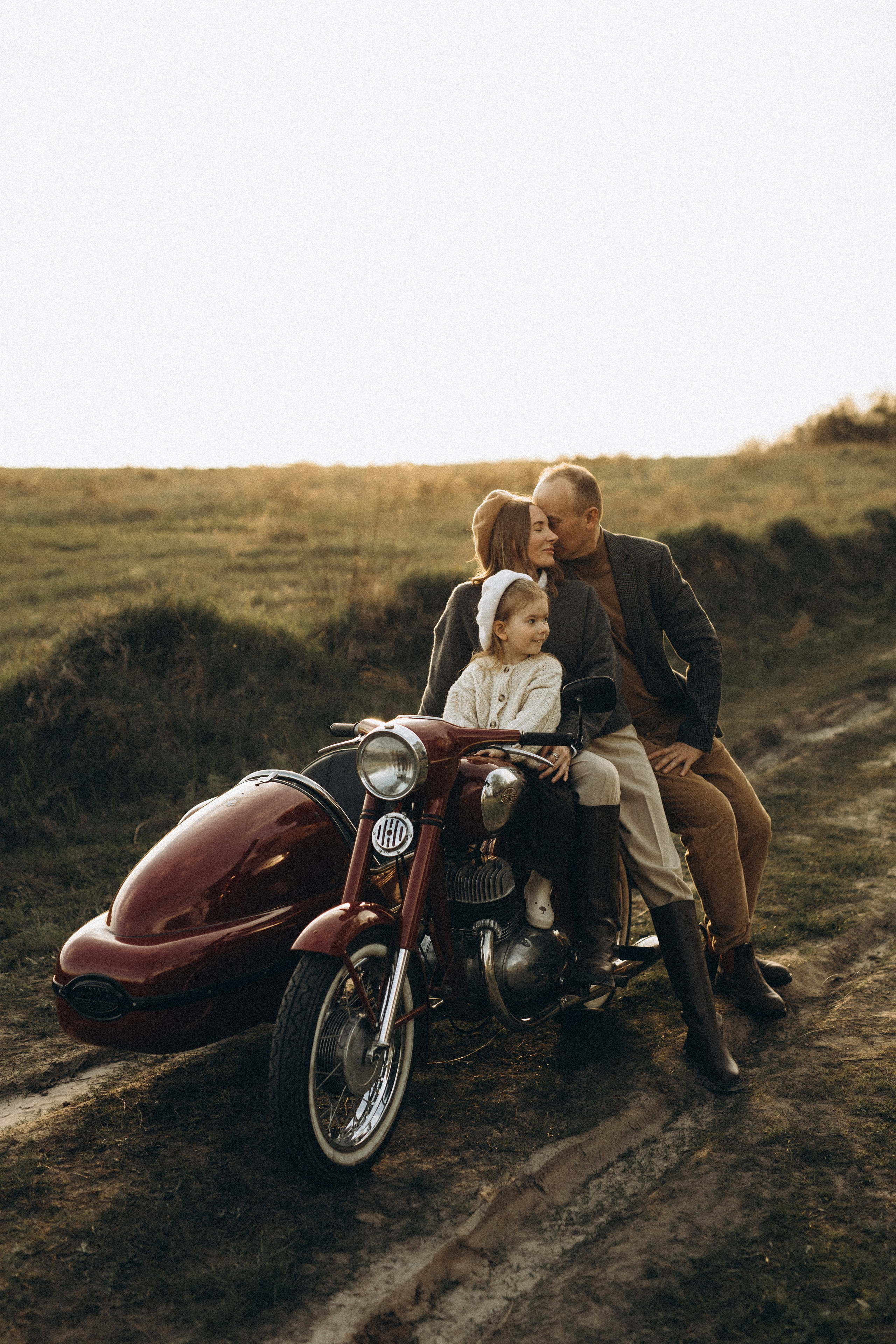 В обіймах щастя. Головна