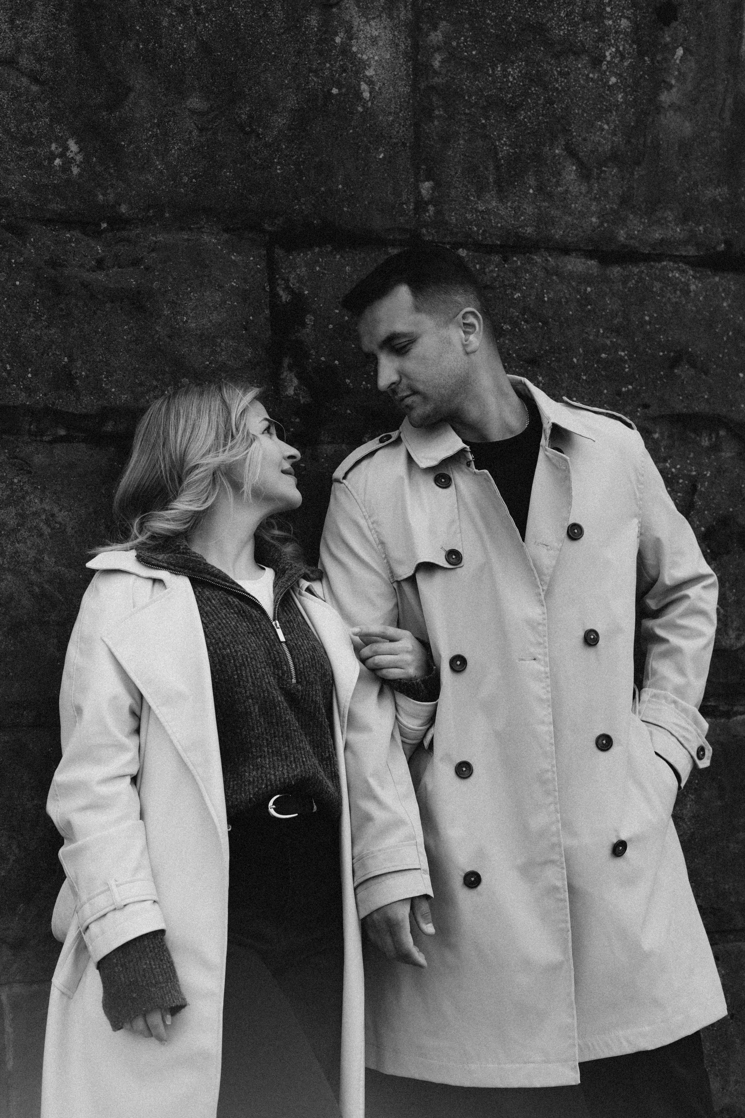 So in Love. Головна