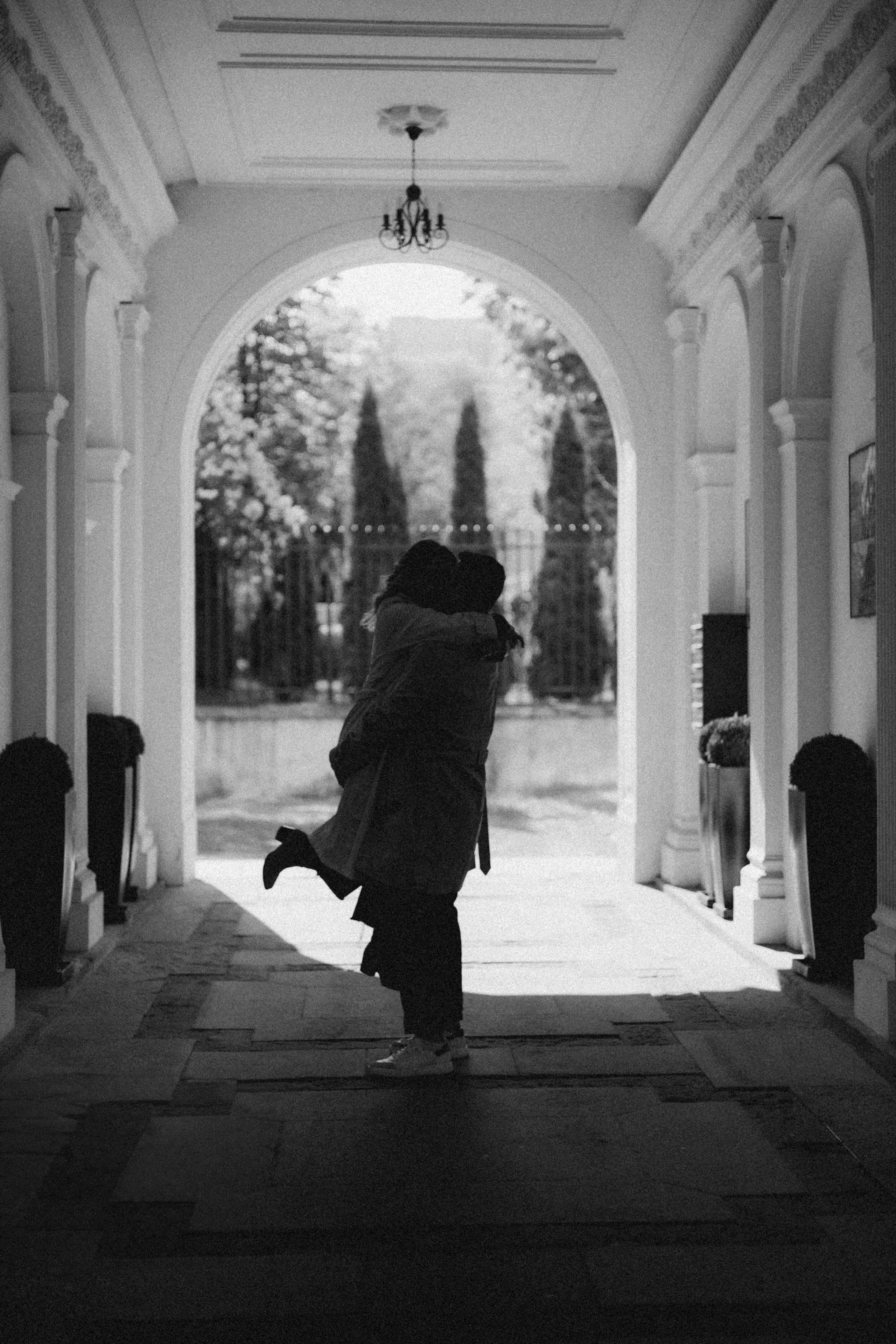 So in Love. Головна