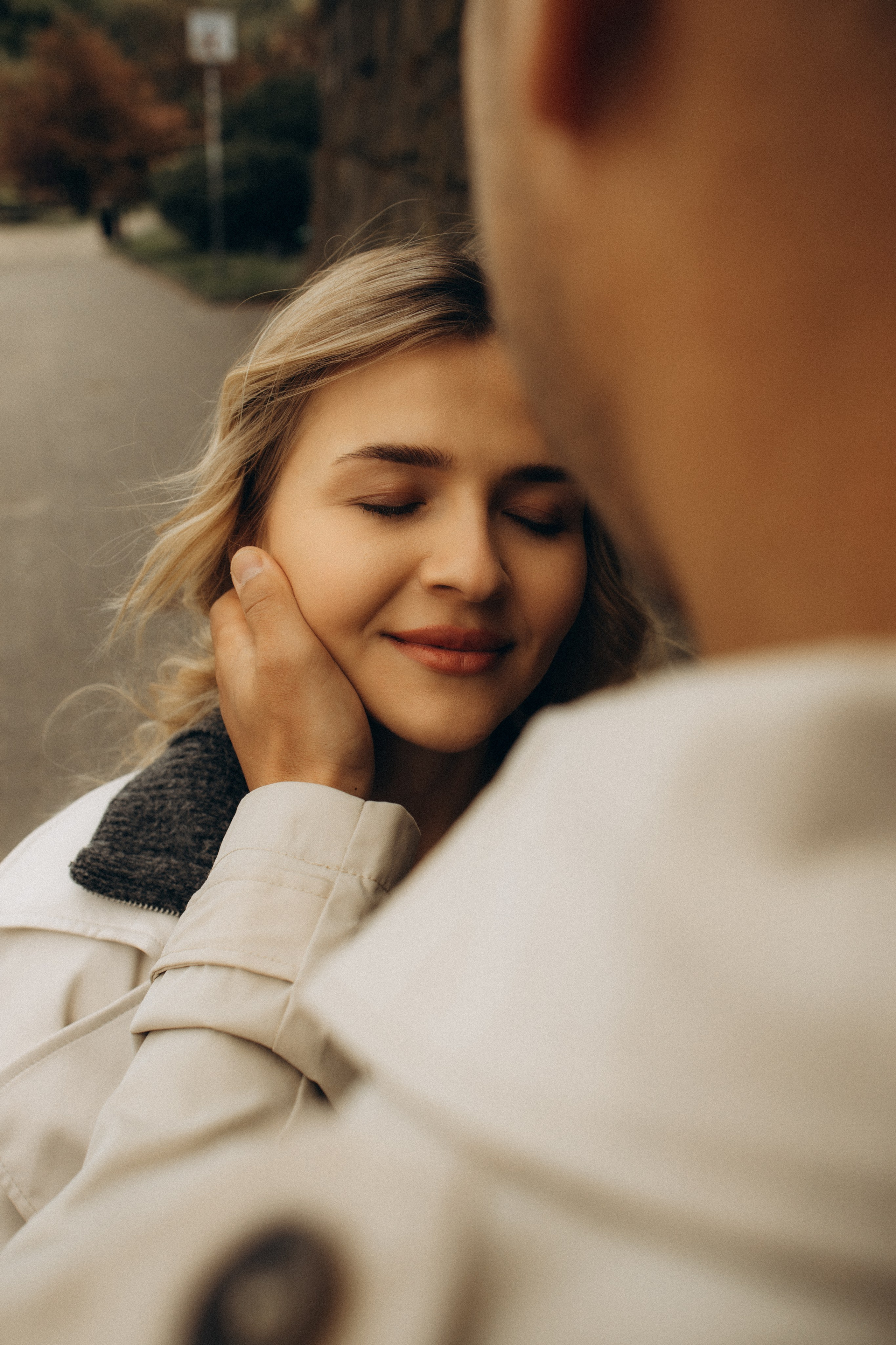 So in Love. Головна