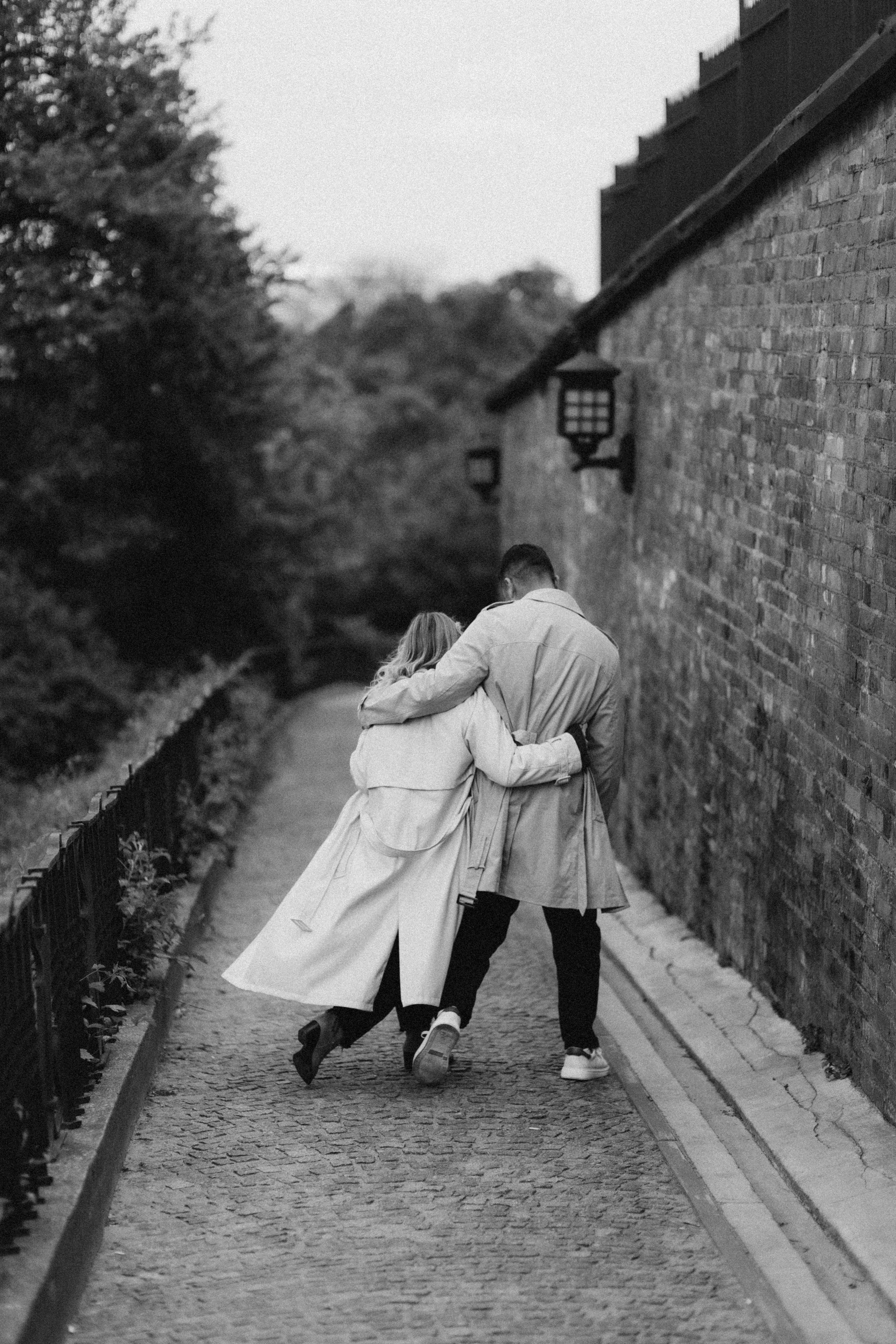 So in Love. Головна