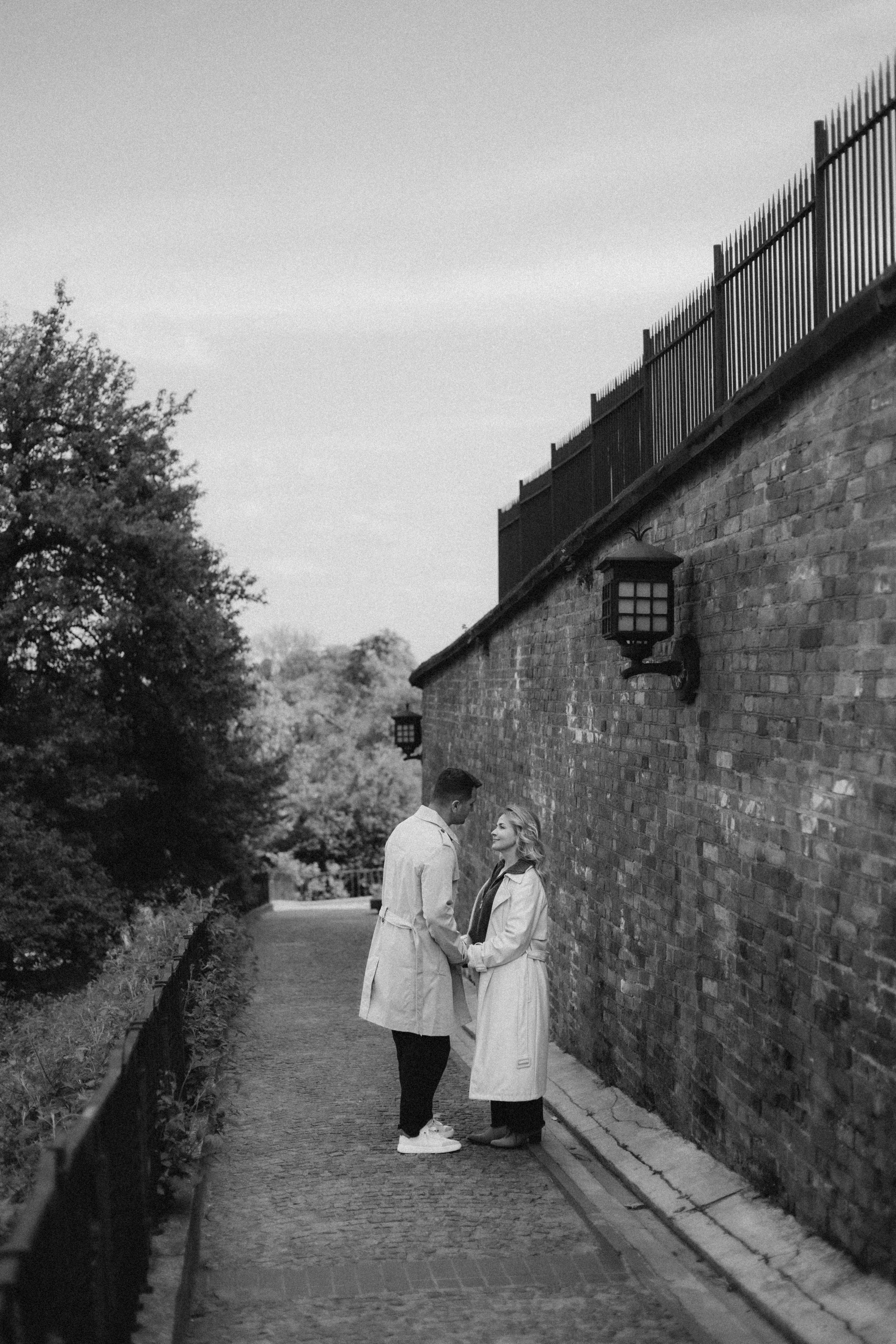 So in Love. Головна