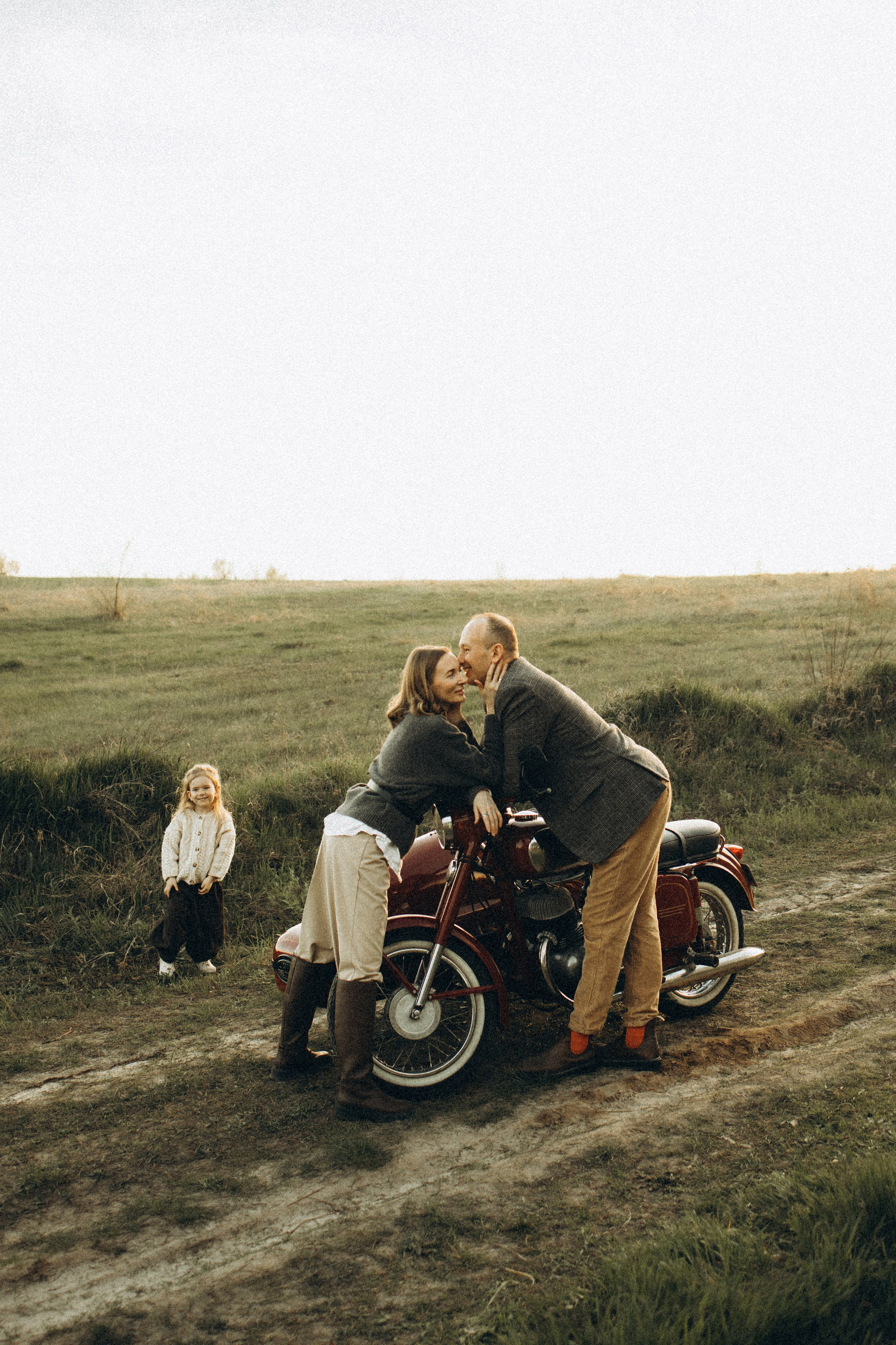 В обіймах щастя. Головна