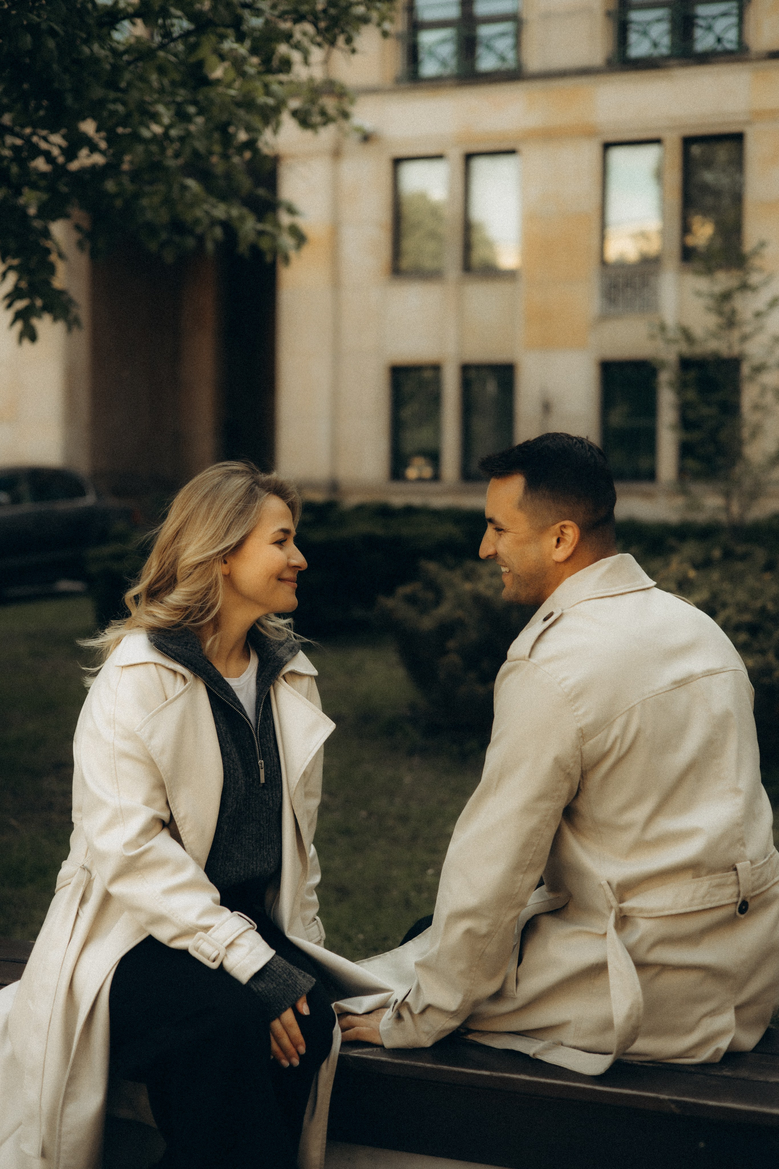 So in Love. Головна