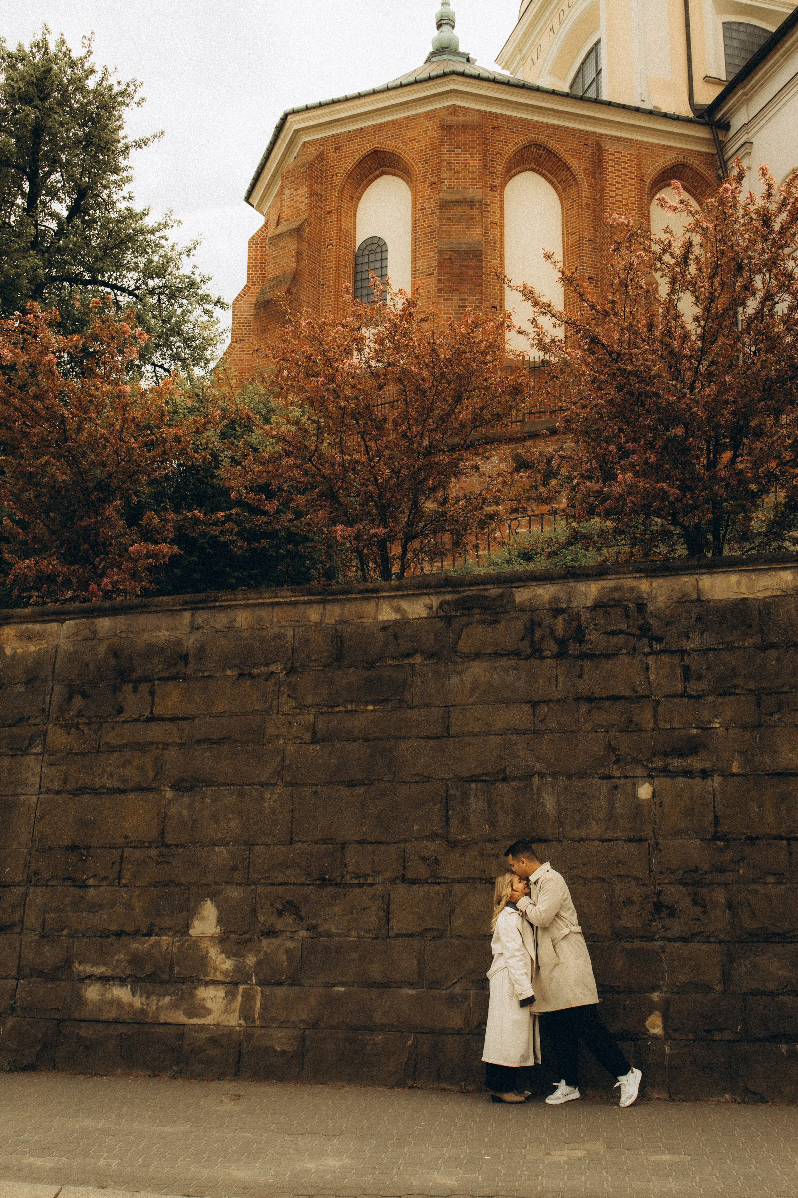 So in Love. Головна