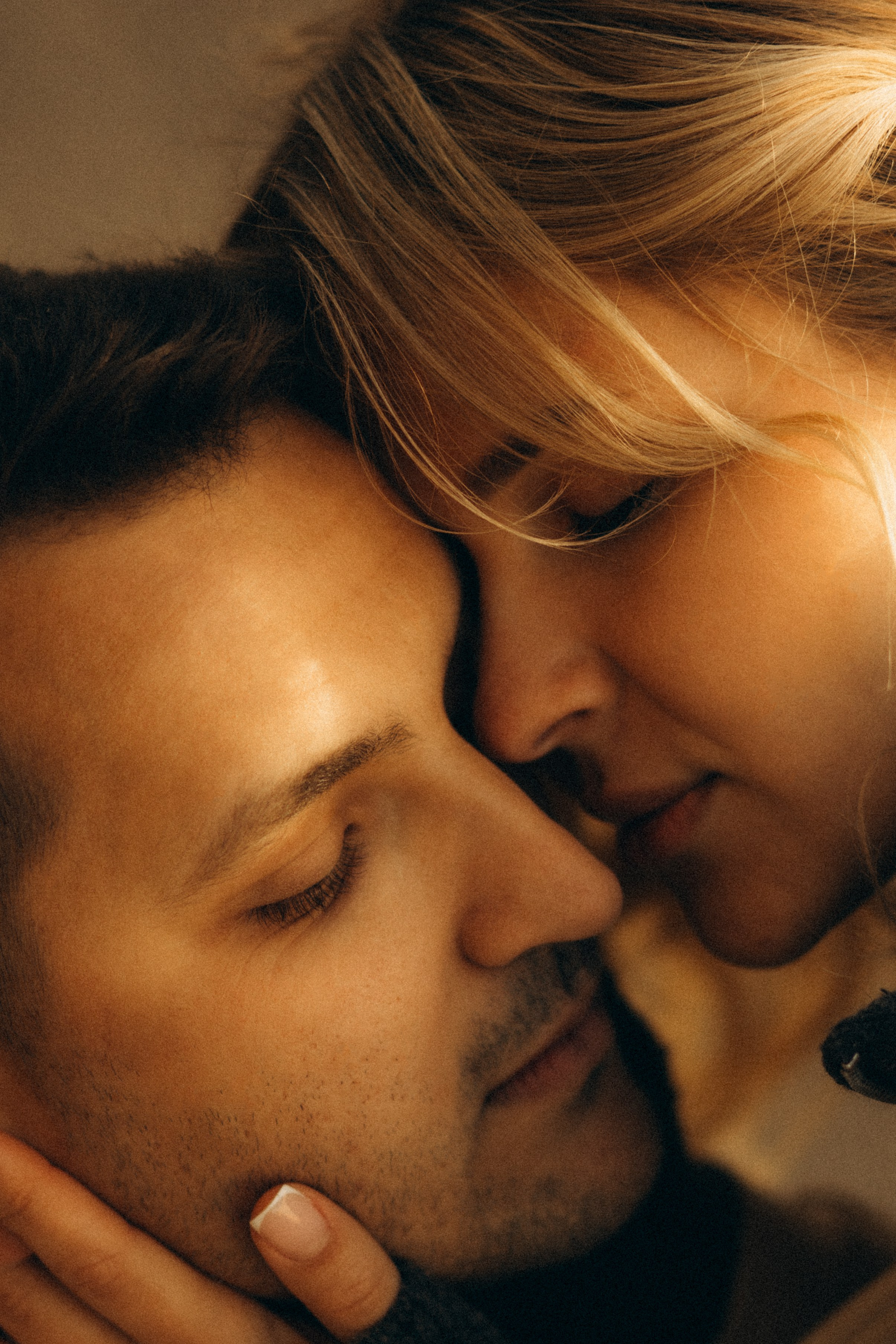 So in Love. Головна