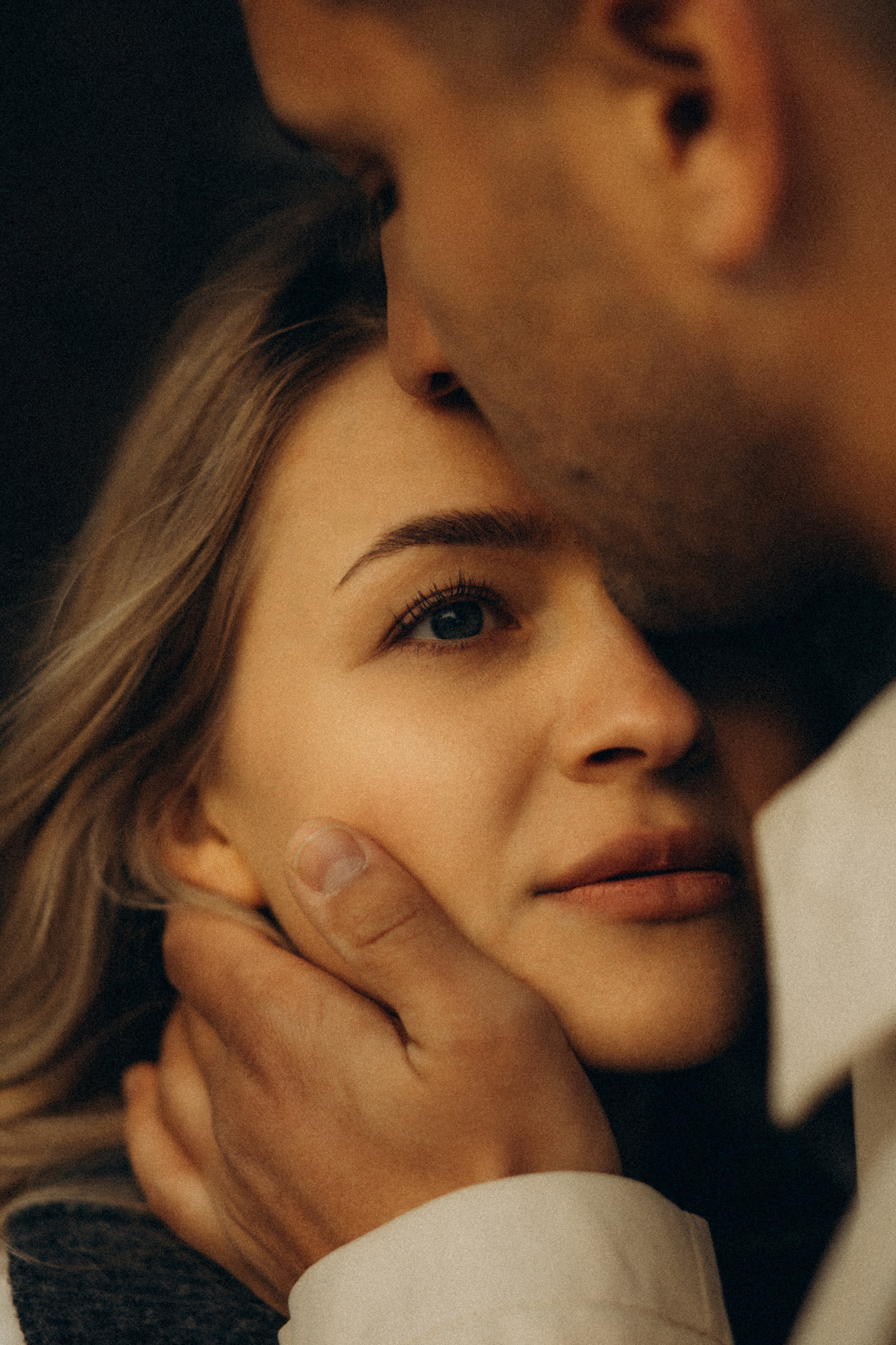 So in Love. Головна