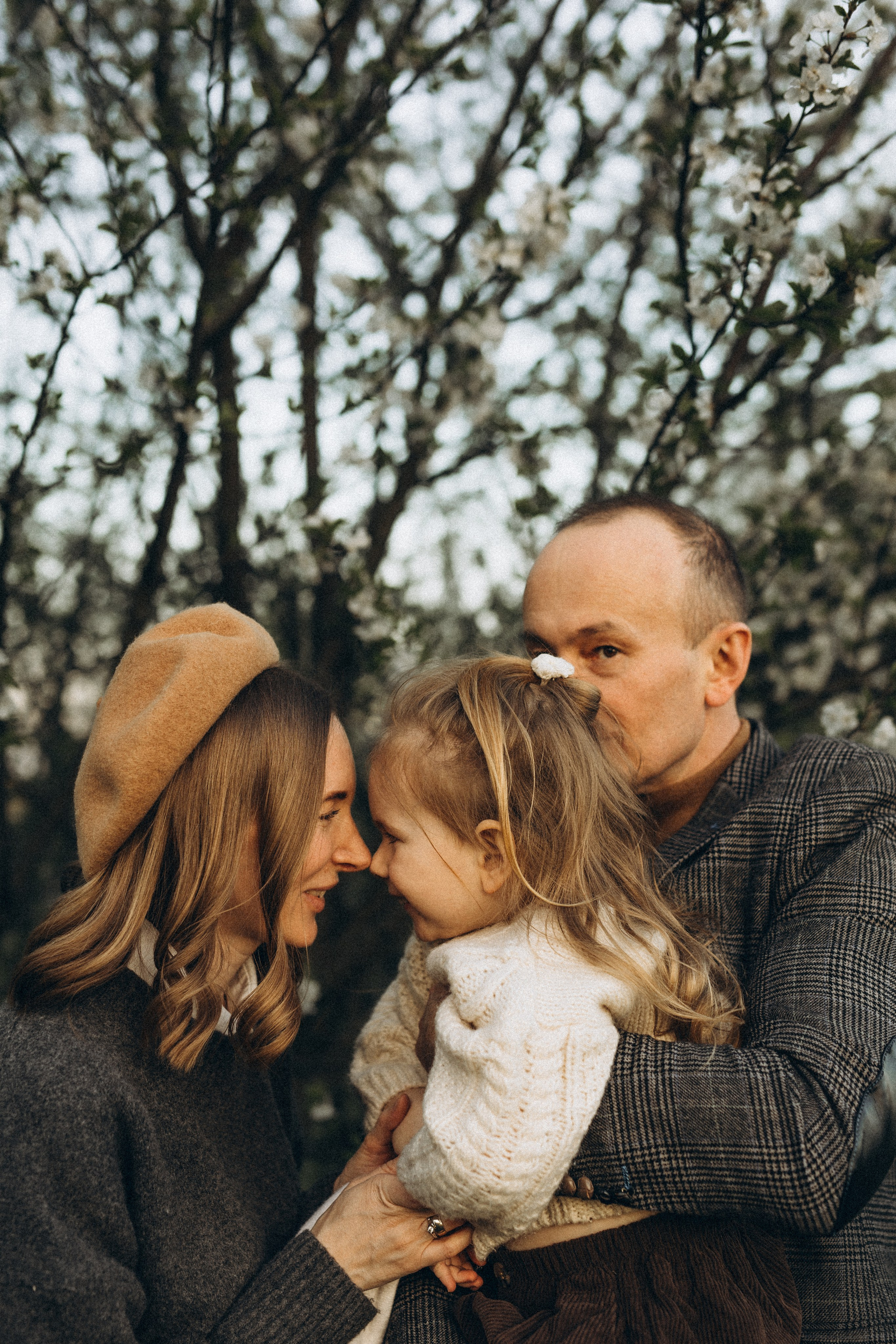 В обіймах щастя. Головна