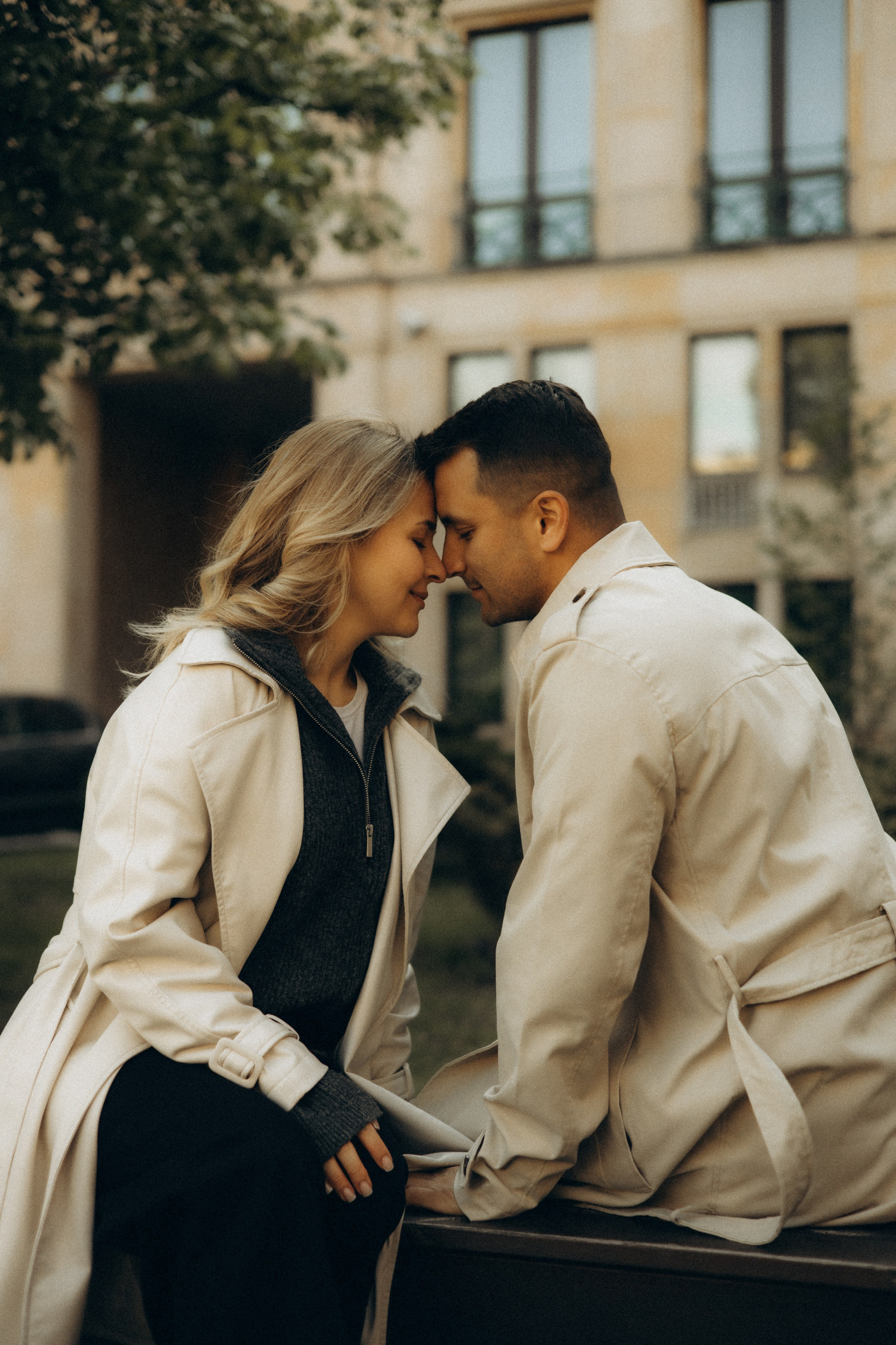 So in Love. Головна