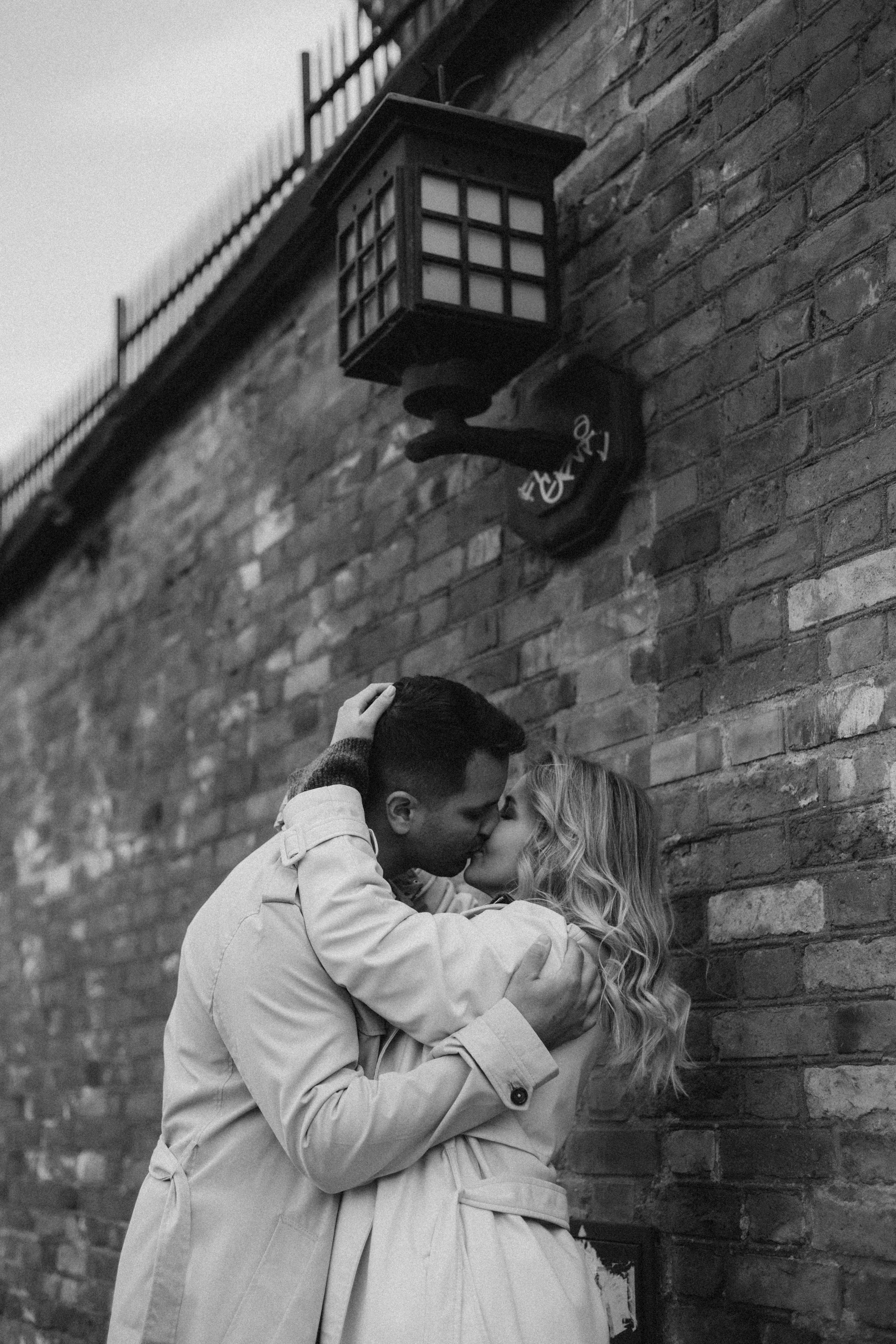 So in Love. Головна