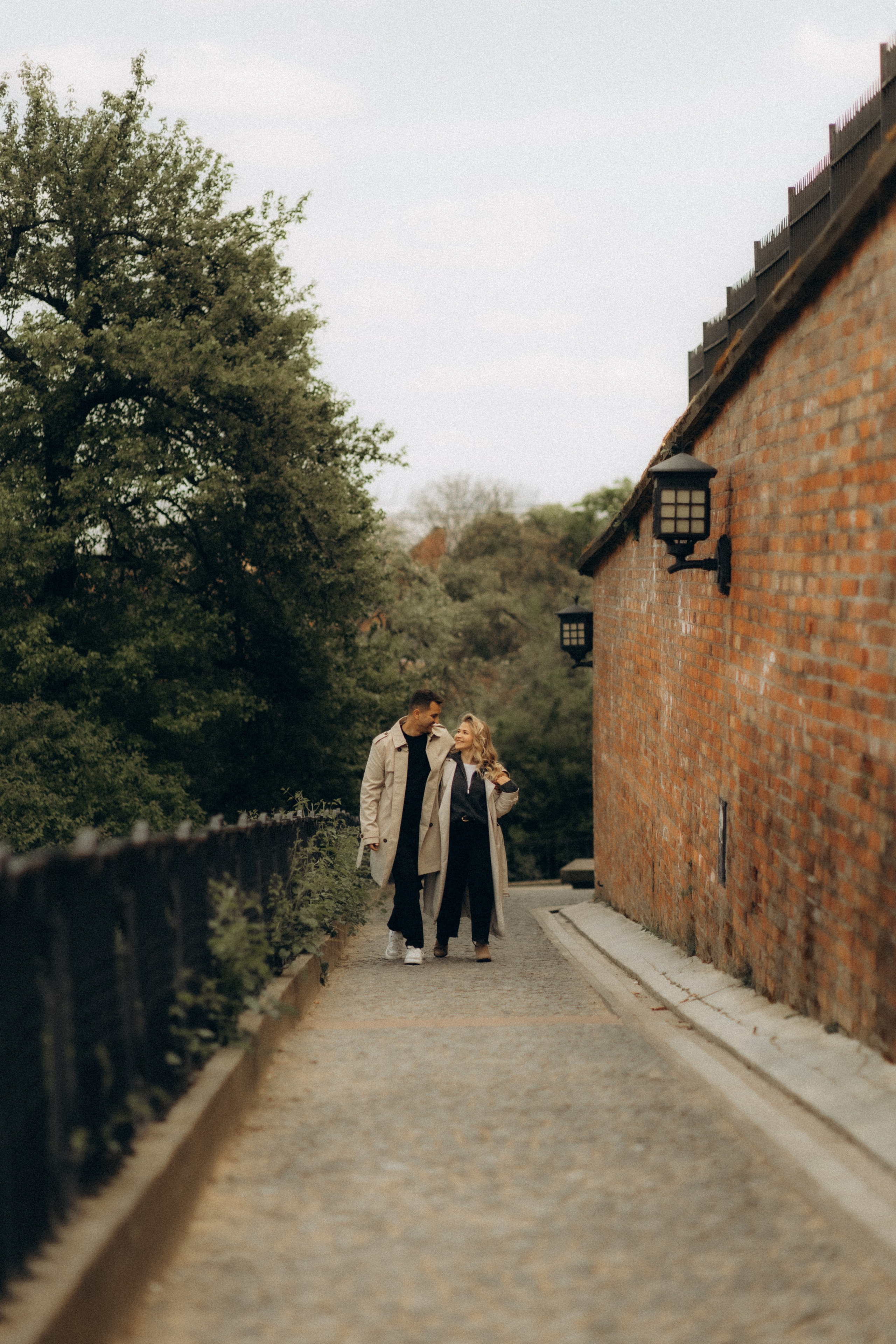 So in Love. Головна