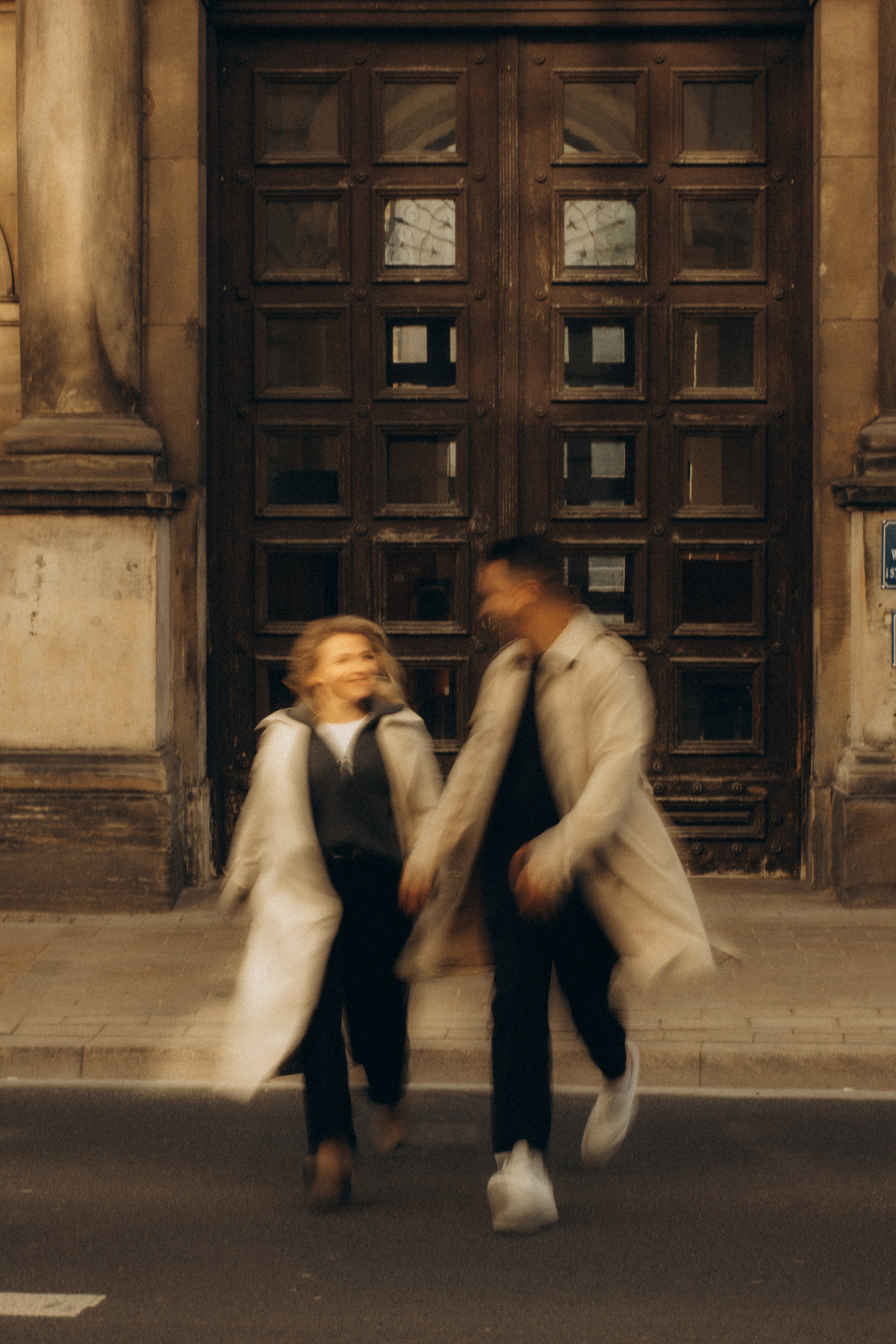 So in Love. Головна