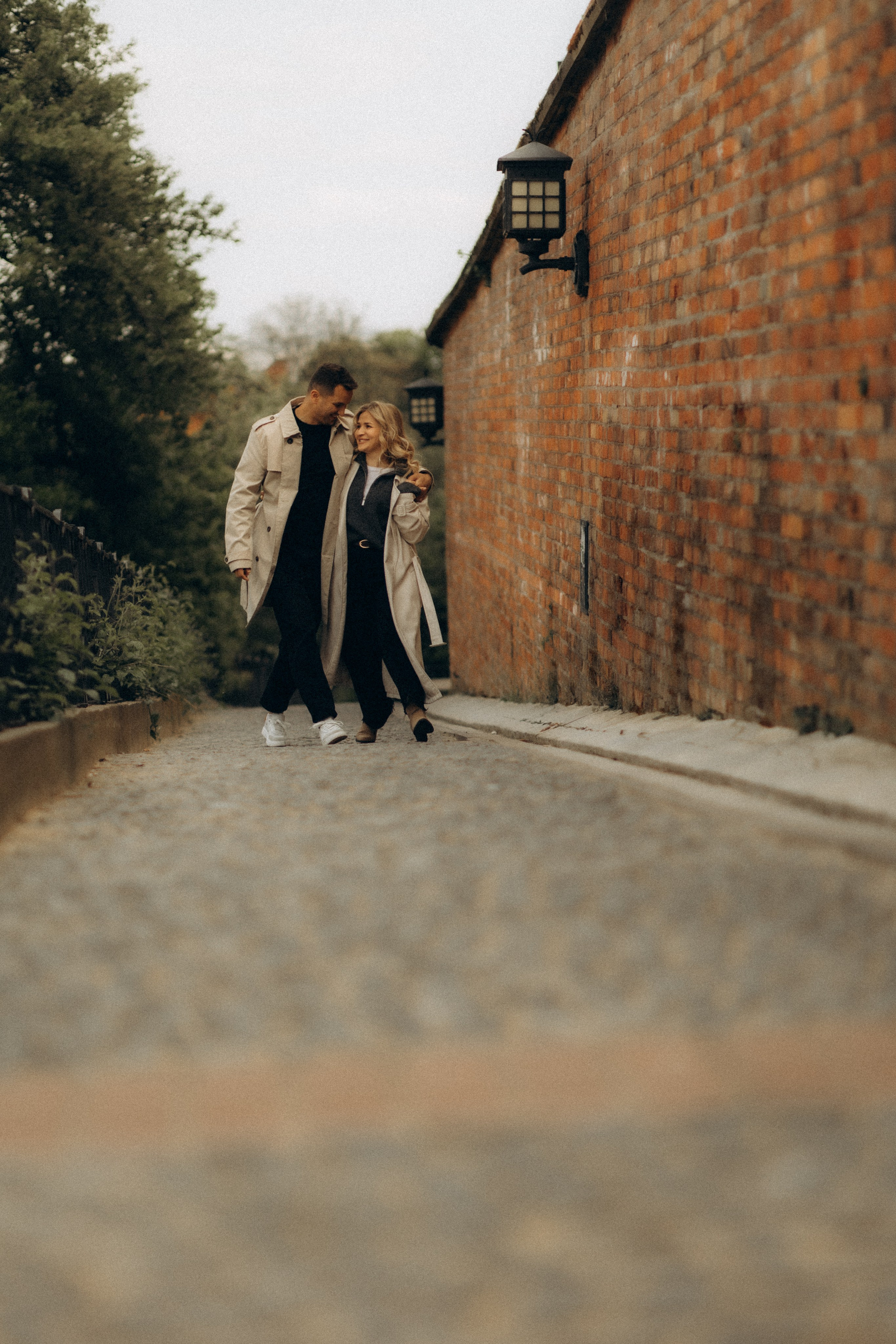 So in Love. Головна